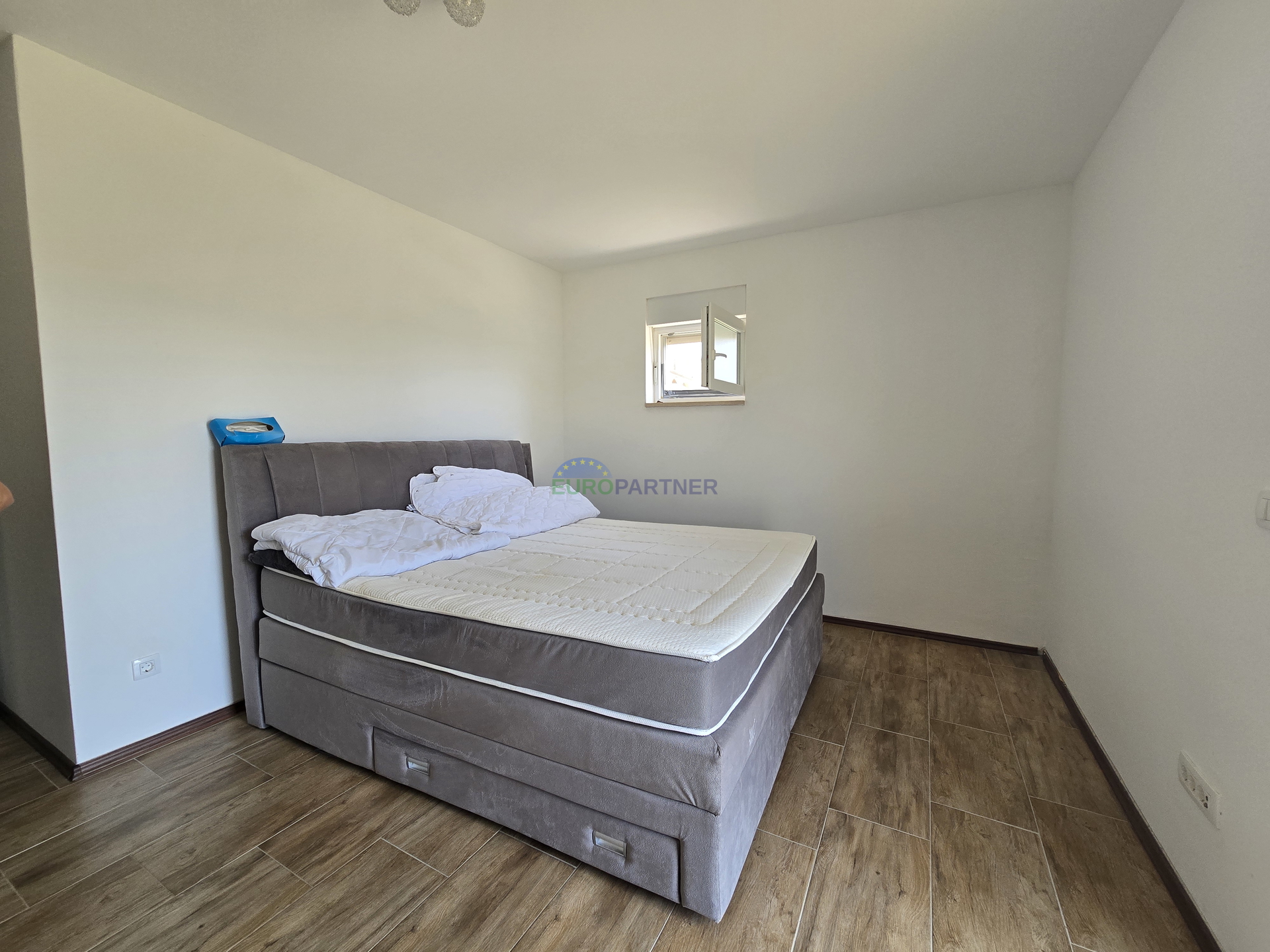Apartmenthaus mit Meerblick, 10km von Poreč