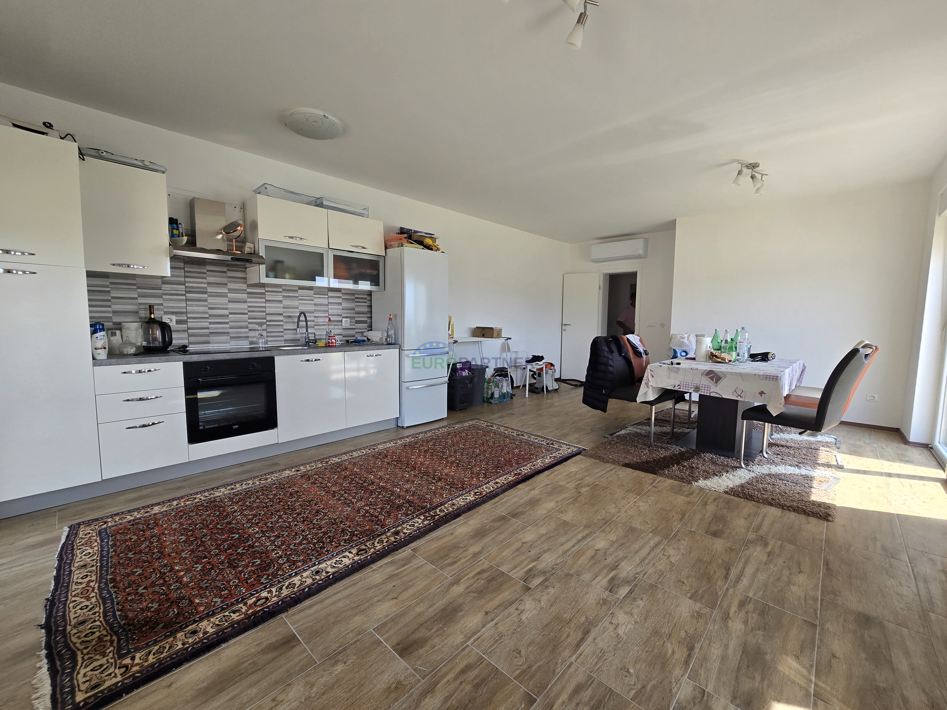 Apartmenthaus mit Meerblick, 10km von Poreč