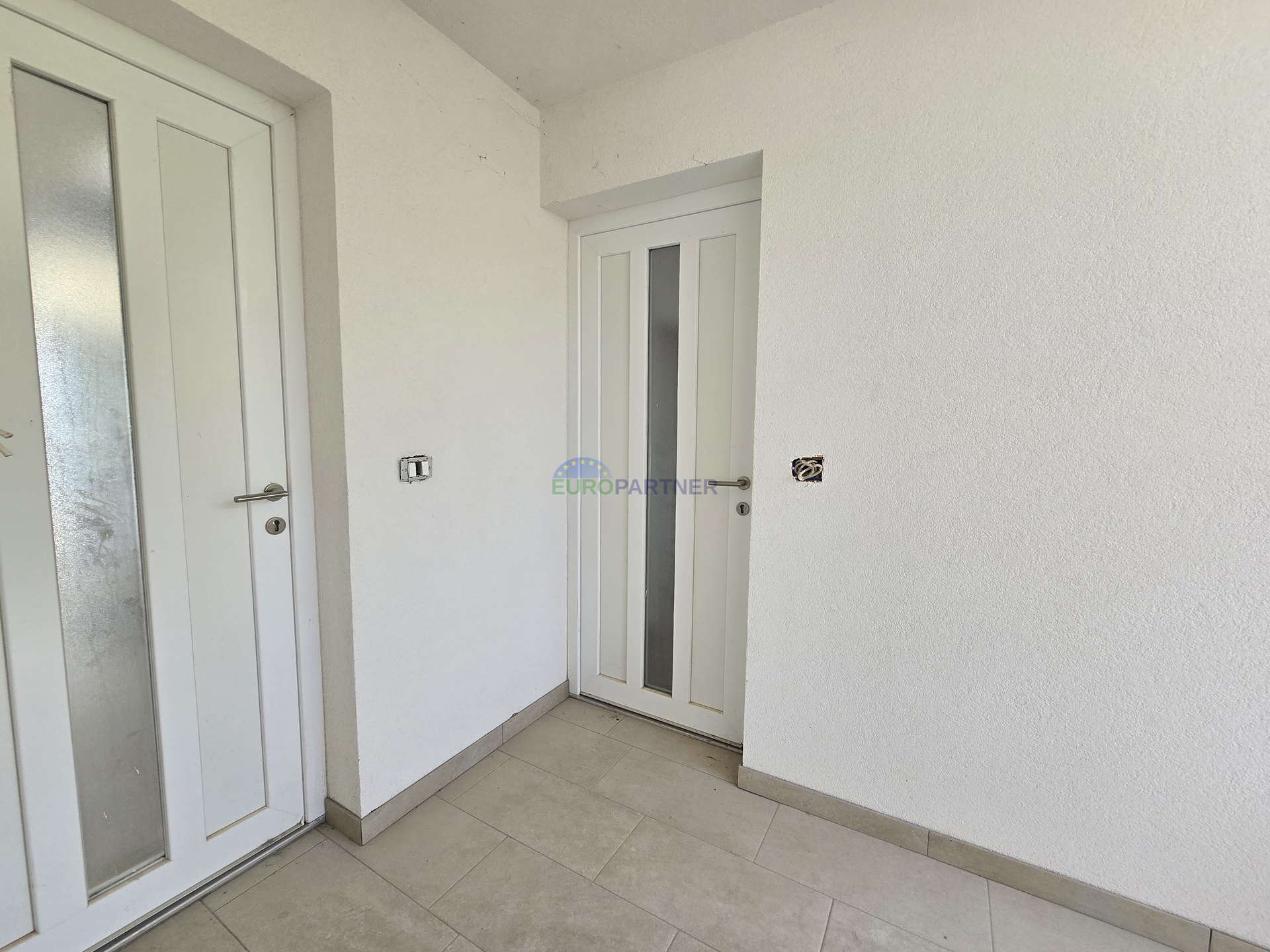 Apartmenthaus mit Meerblick, 10km von Poreč
