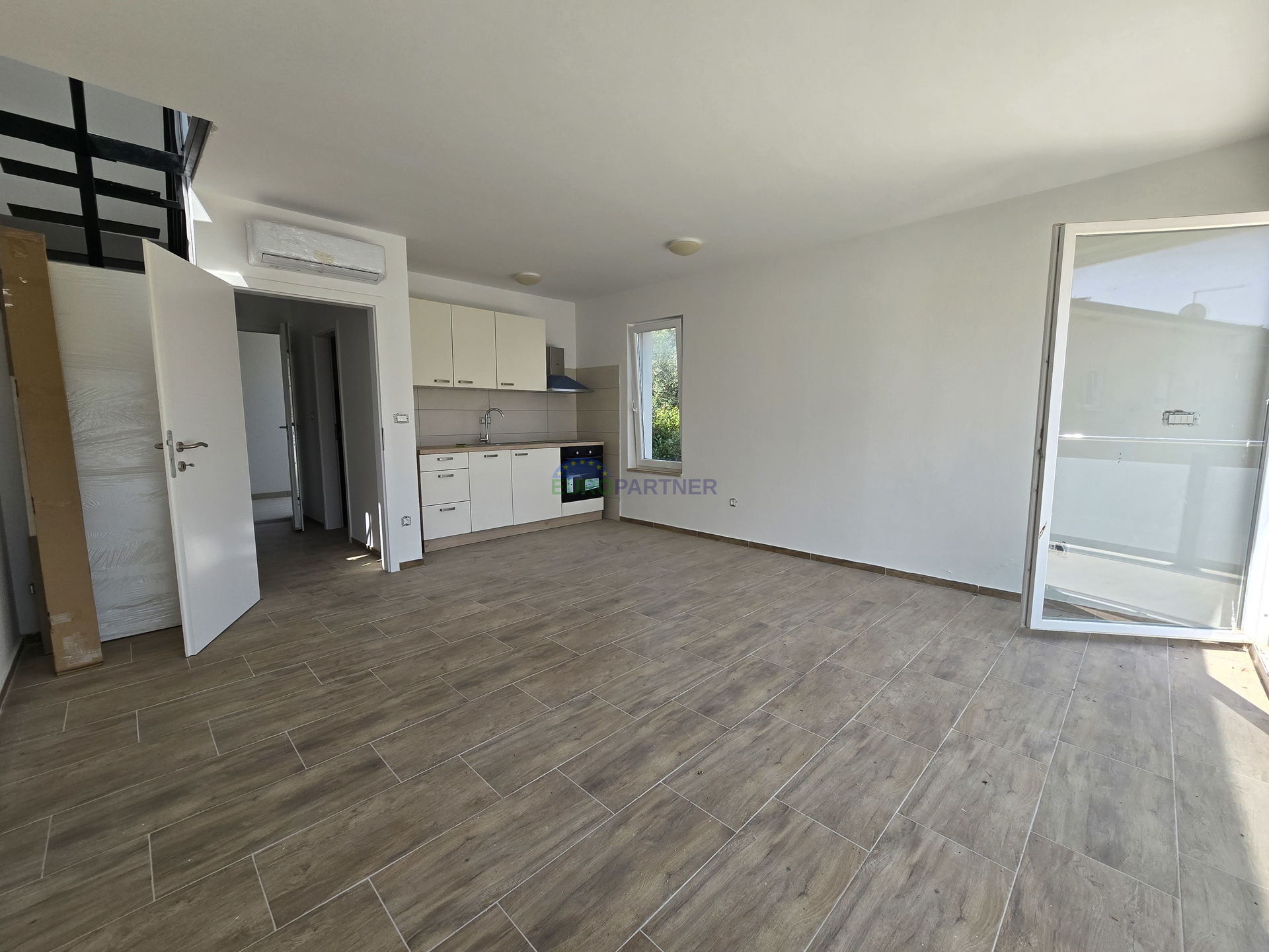 Apartmenthaus mit Meerblick, 10km von Poreč