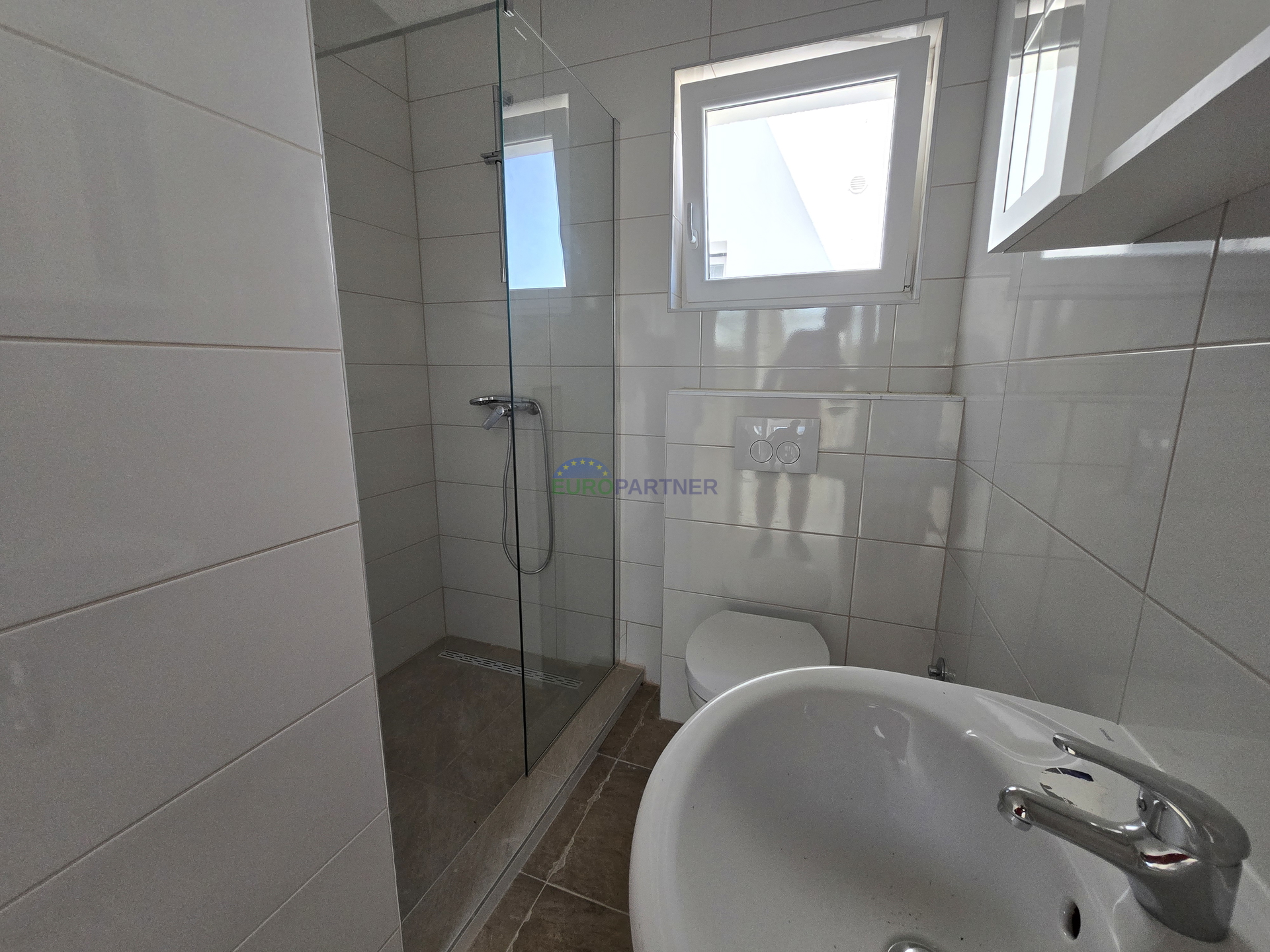 Apartmenthaus mit Meerblick, 10km von Poreč