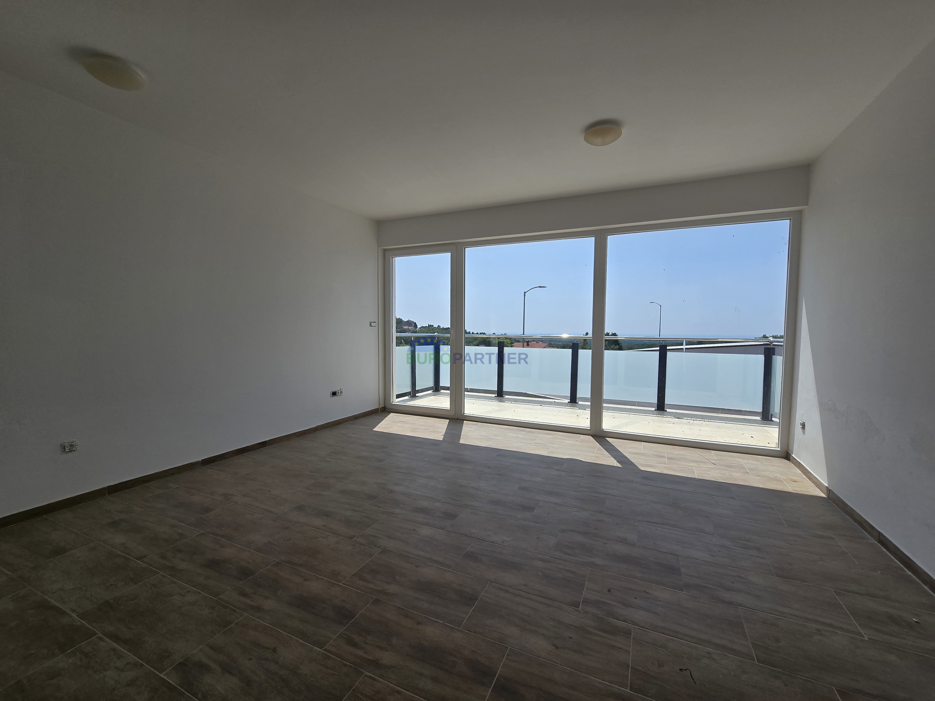 Apartmenthaus mit Meerblick, 10km von Poreč