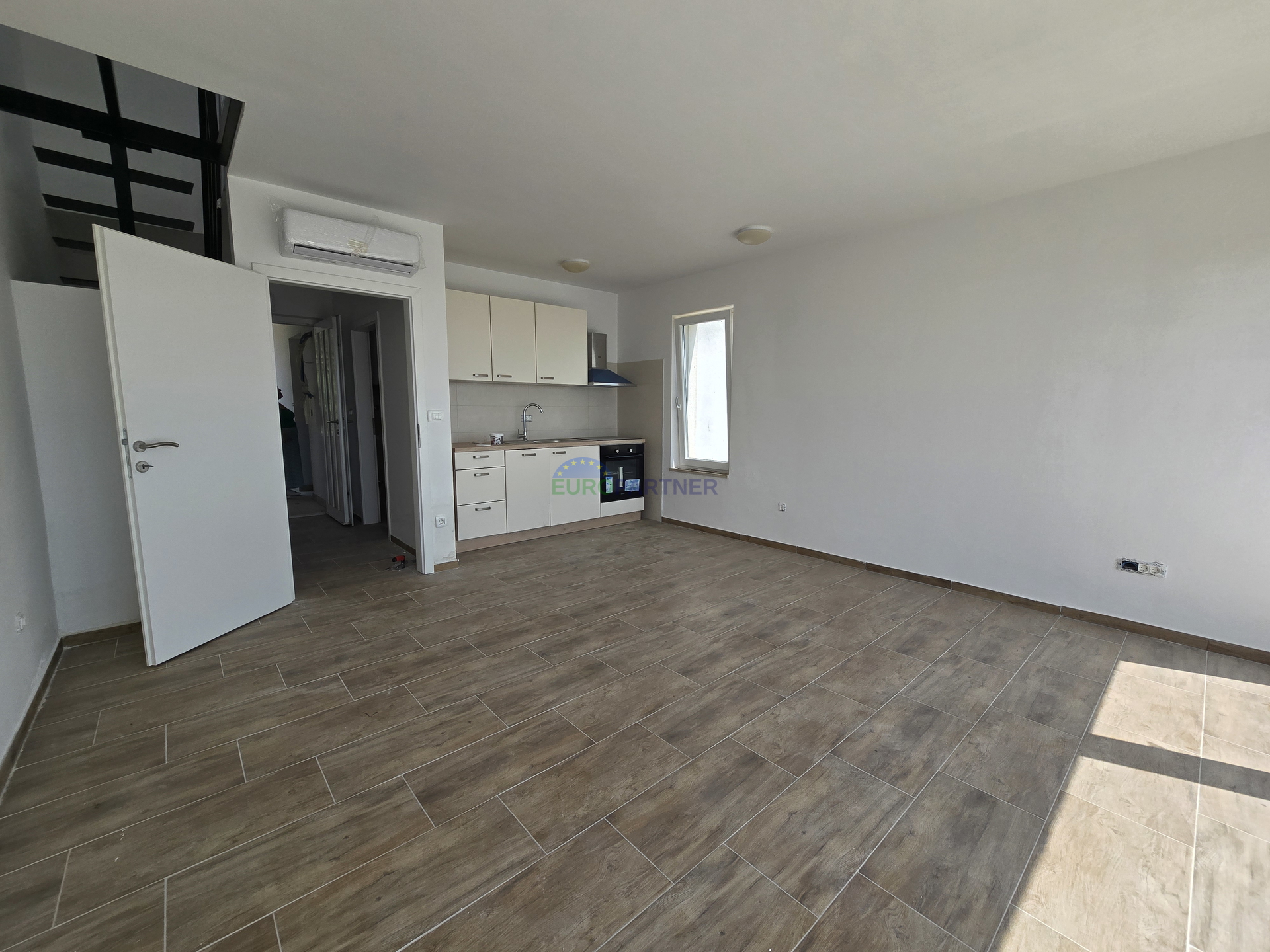 Apartmenthaus mit Meerblick, 10km von Poreč