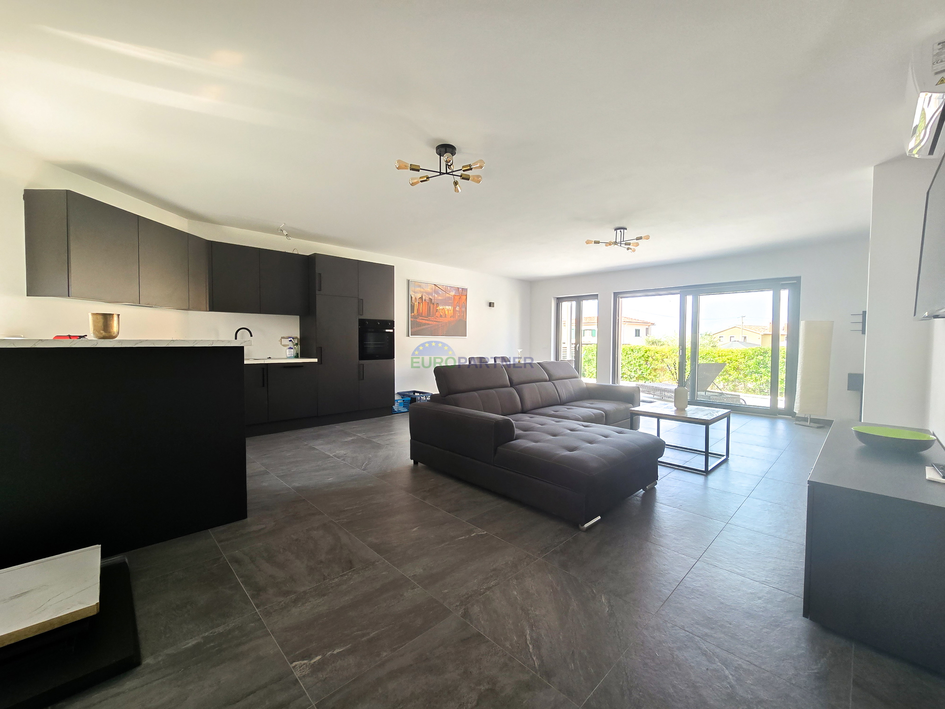 Villa with swimming pool, newly built, near Poreč