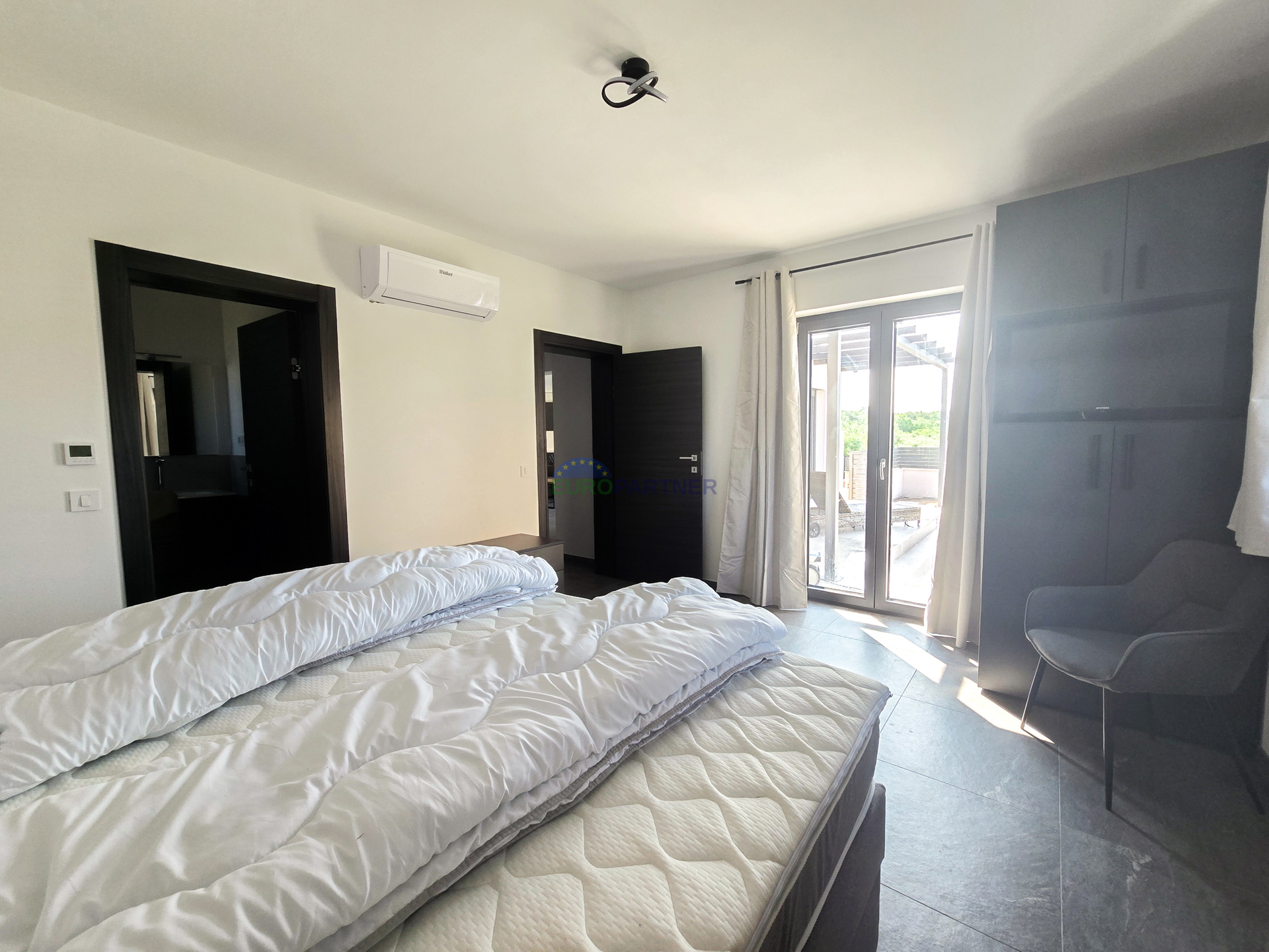 Villa with swimming pool, newly built, near Poreč