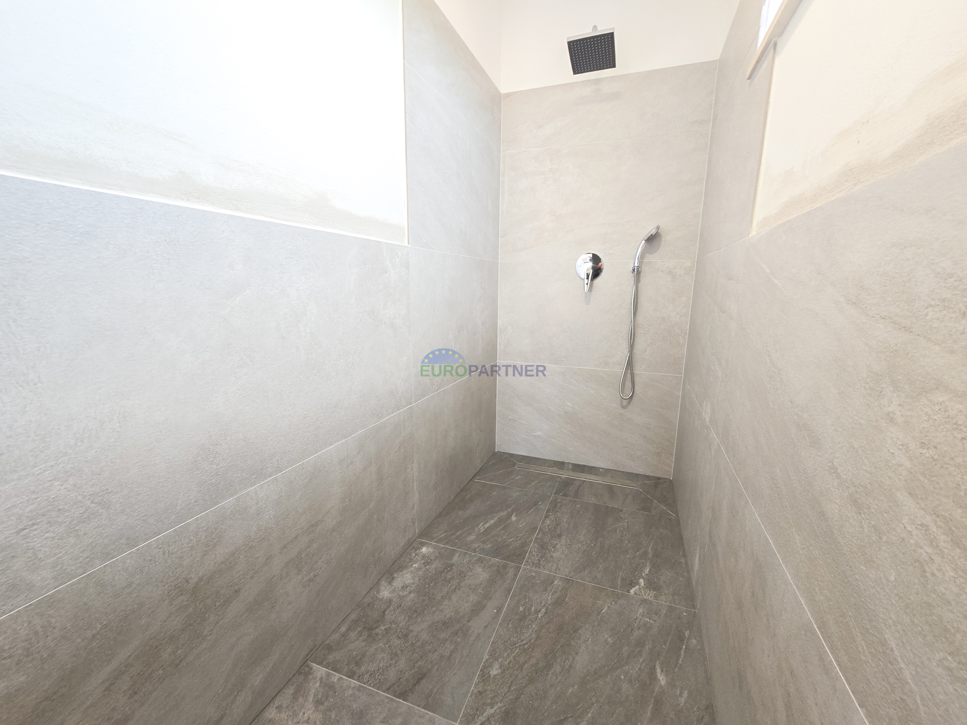 Villa with swimming pool, newly built, near Poreč
