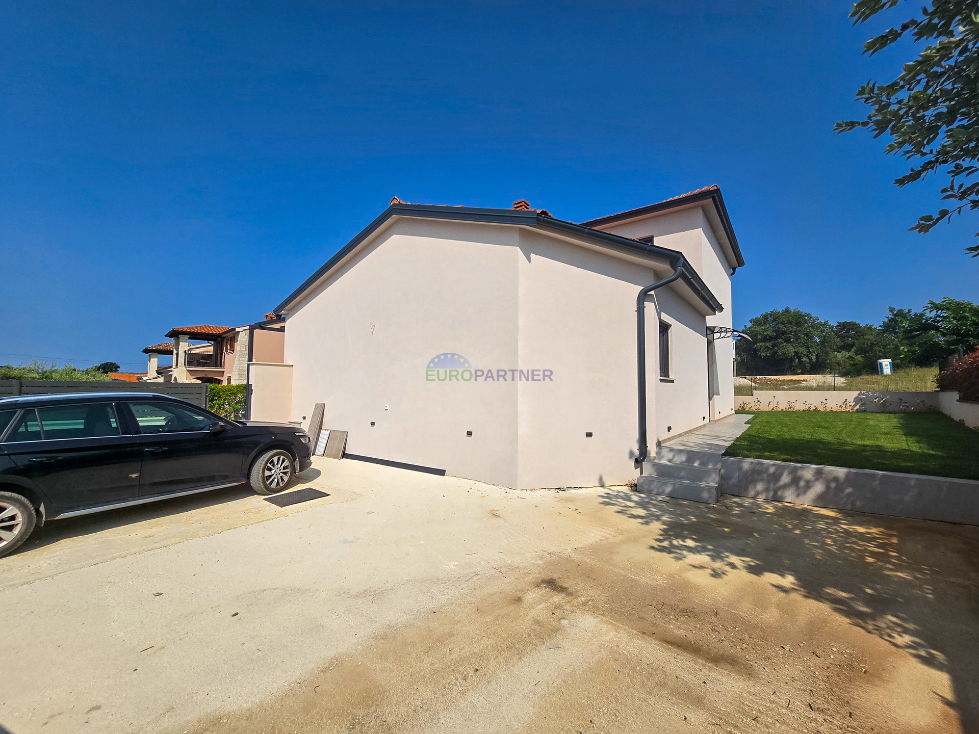 Villa with swimming pool, newly built, near Poreč