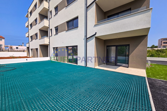 Erdgeschosswohnung mit Garten, Poreč-Bereich