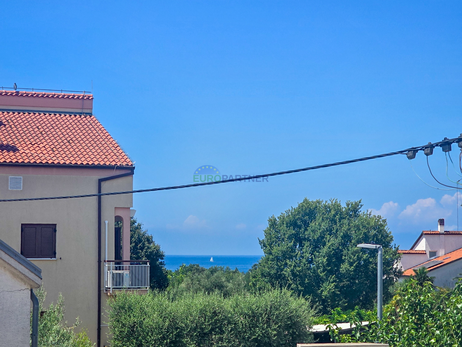 Haus mit 2 Wohnungen 200 m vom Meer entfernt, Poreč