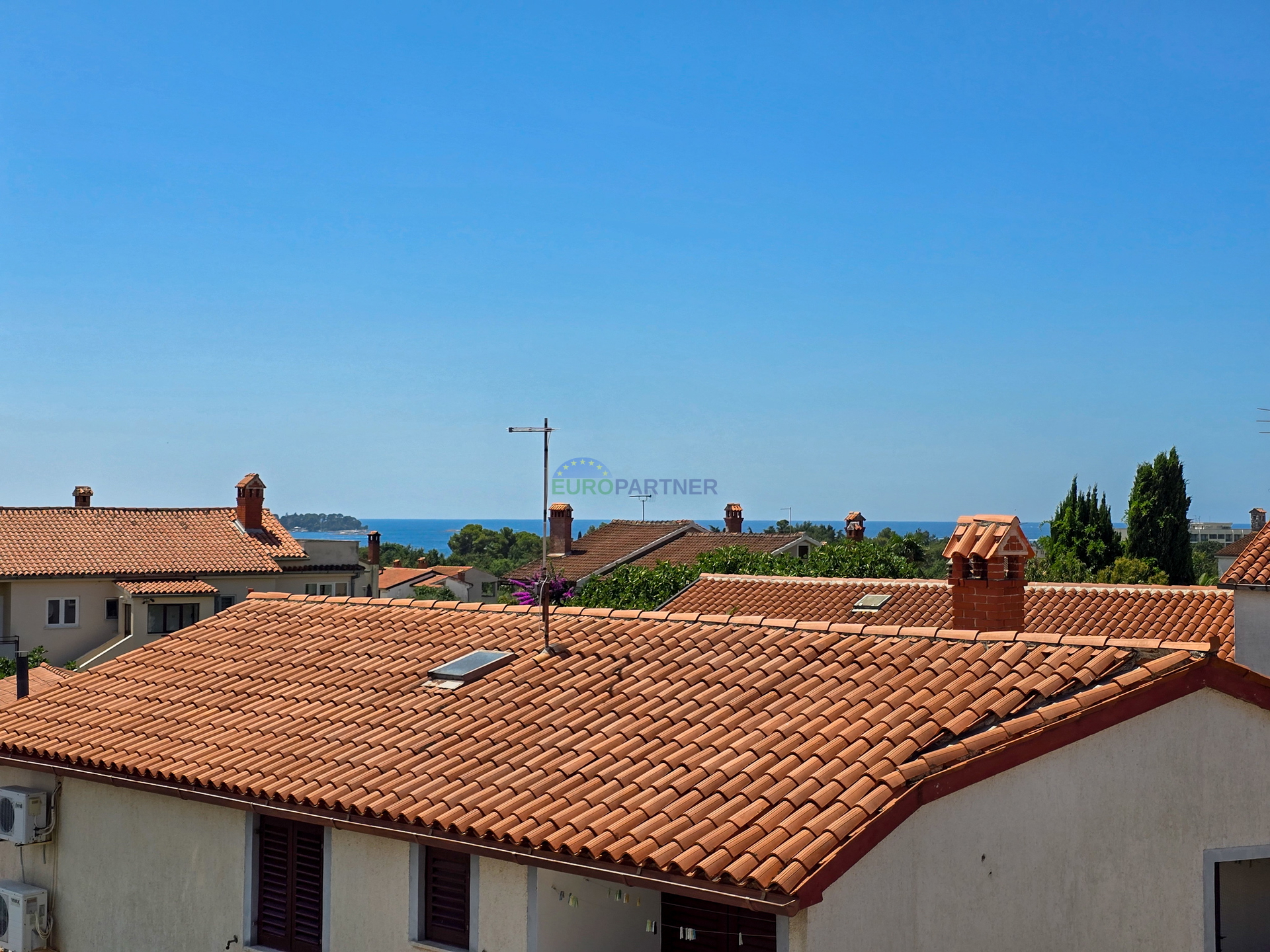 Haus mit 2 Wohnungen 200 m vom Meer entfernt, Poreč