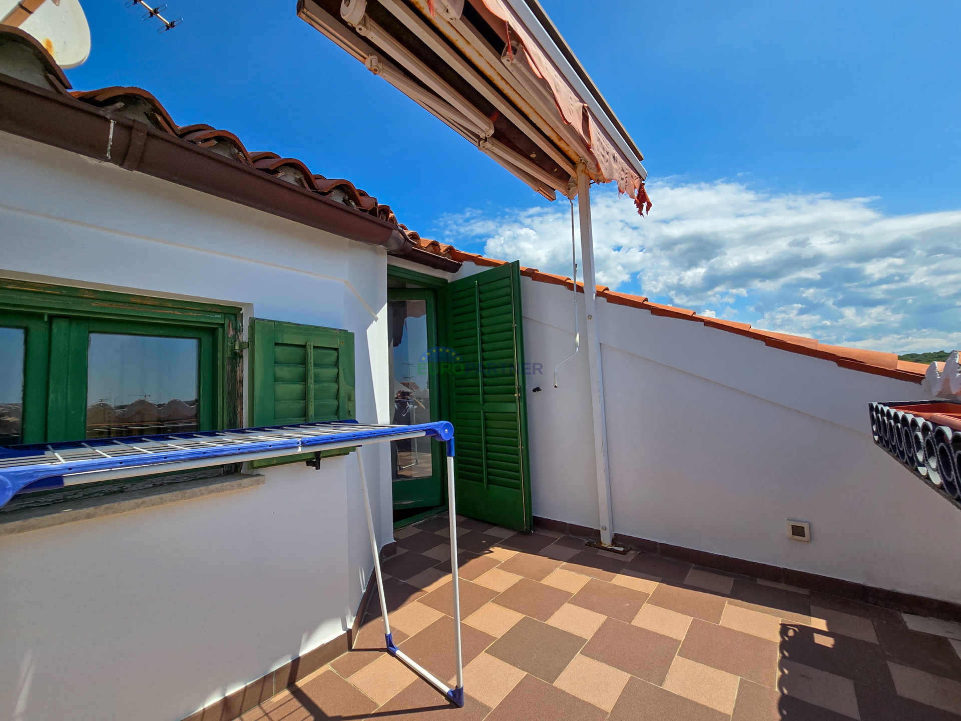 Haus mit 2 Wohnungen 200 m vom Meer entfernt, Poreč
