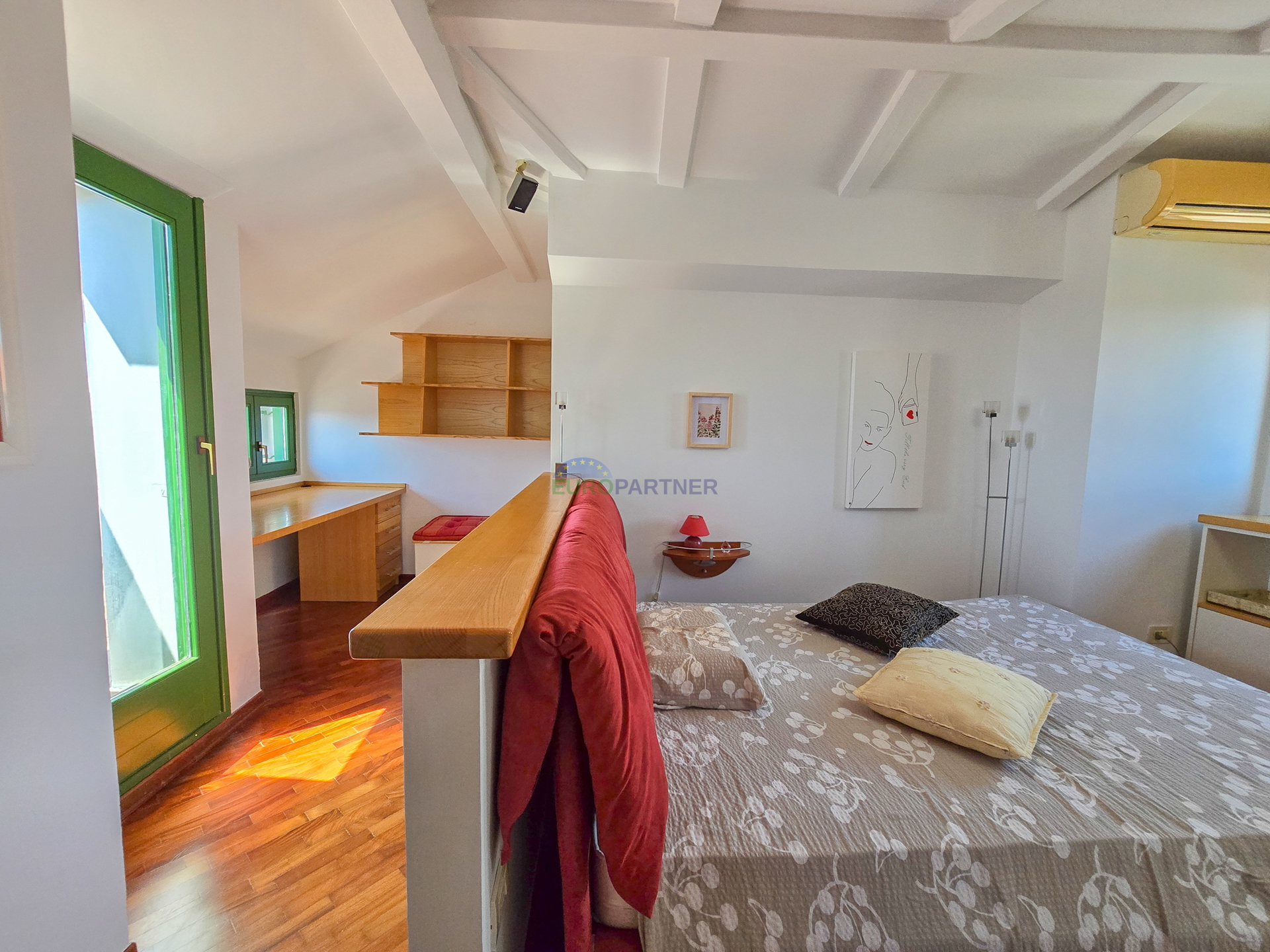Haus mit 2 Wohnungen 200 m vom Meer entfernt, Poreč