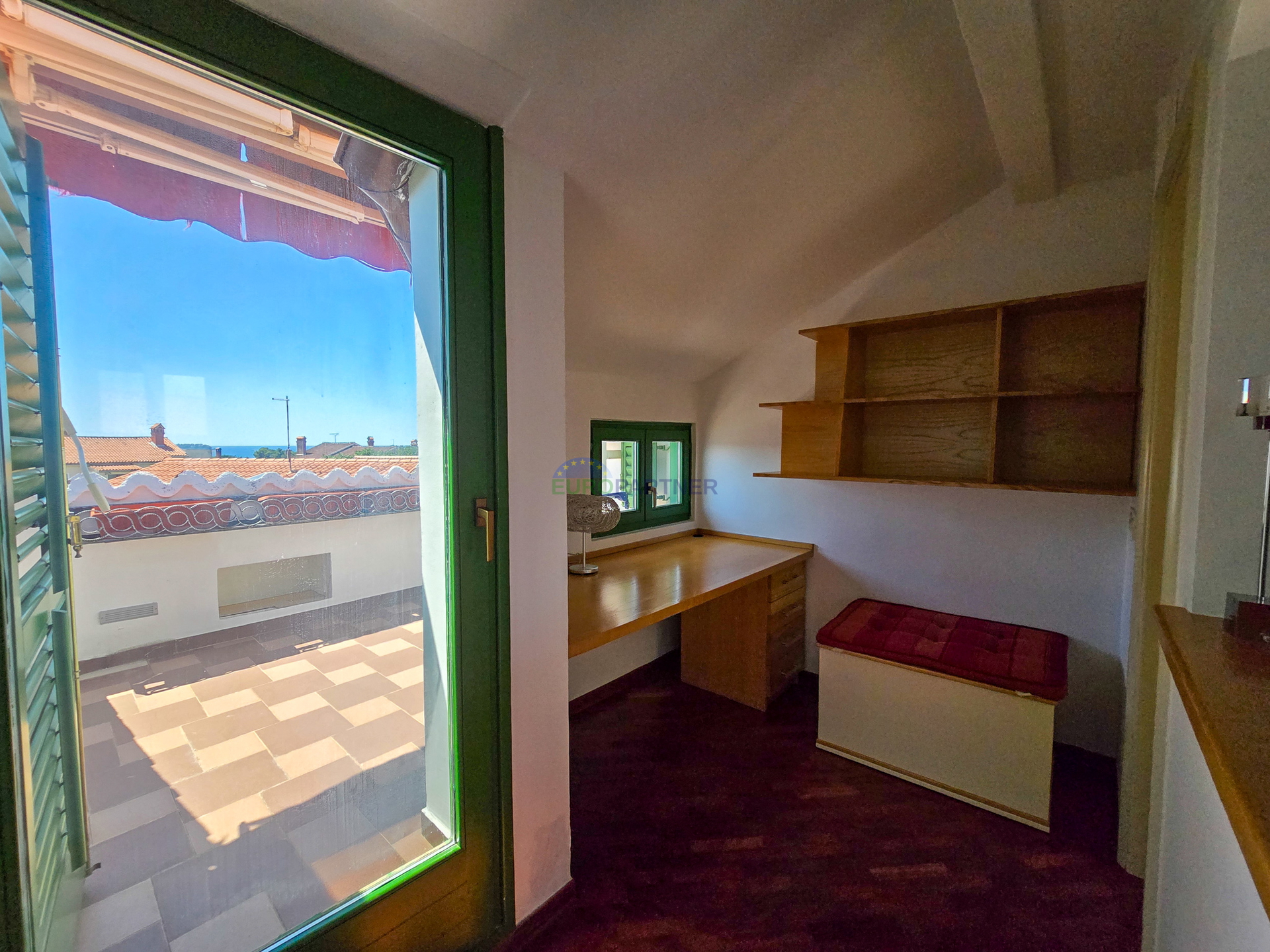 Haus mit 2 Wohnungen 200 m vom Meer entfernt, Poreč