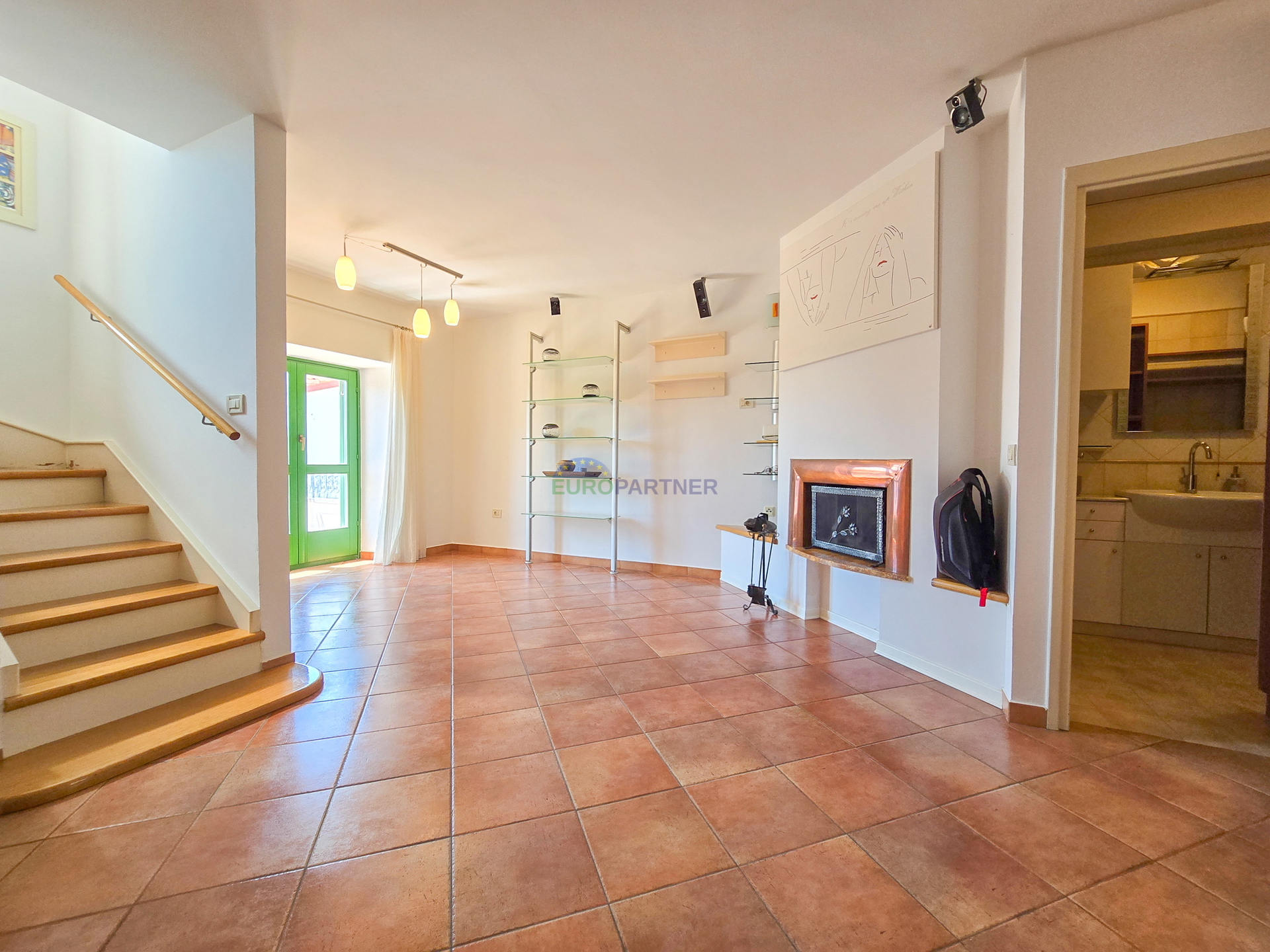 Haus mit 2 Wohnungen 200 m vom Meer entfernt, Poreč