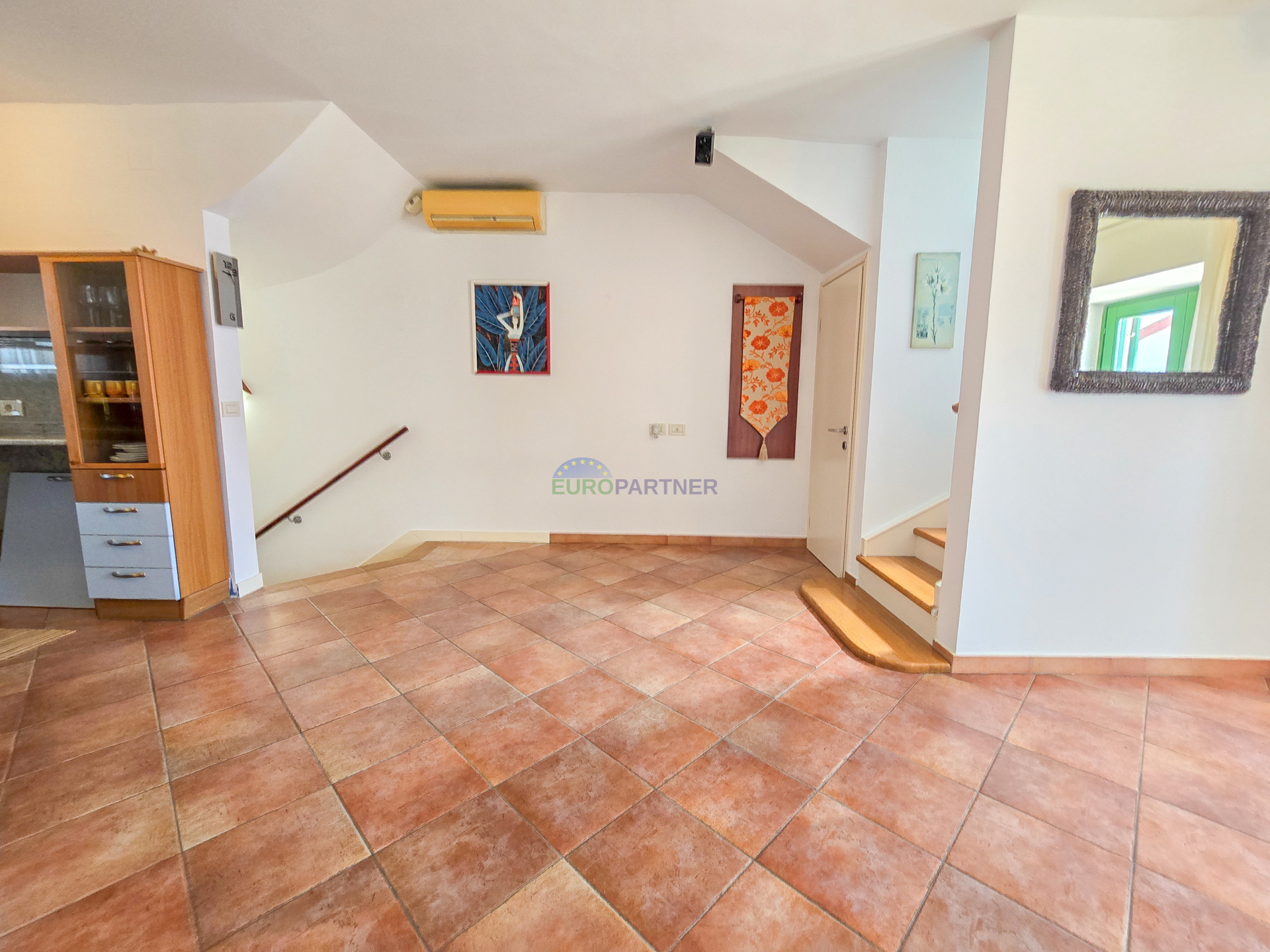 Haus mit 2 Wohnungen 200 m vom Meer entfernt, Poreč