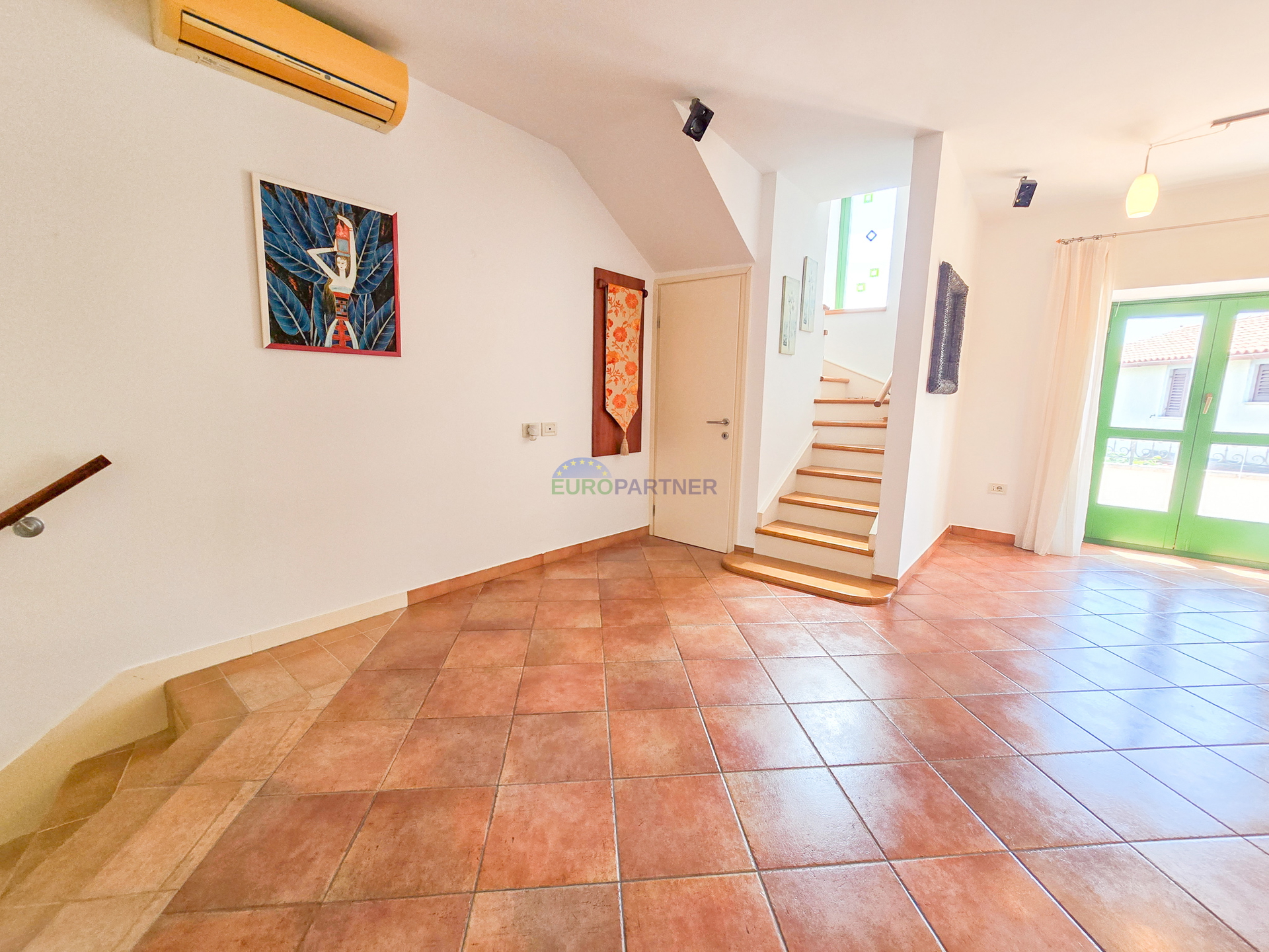 Haus mit 2 Wohnungen 200 m vom Meer entfernt, Poreč