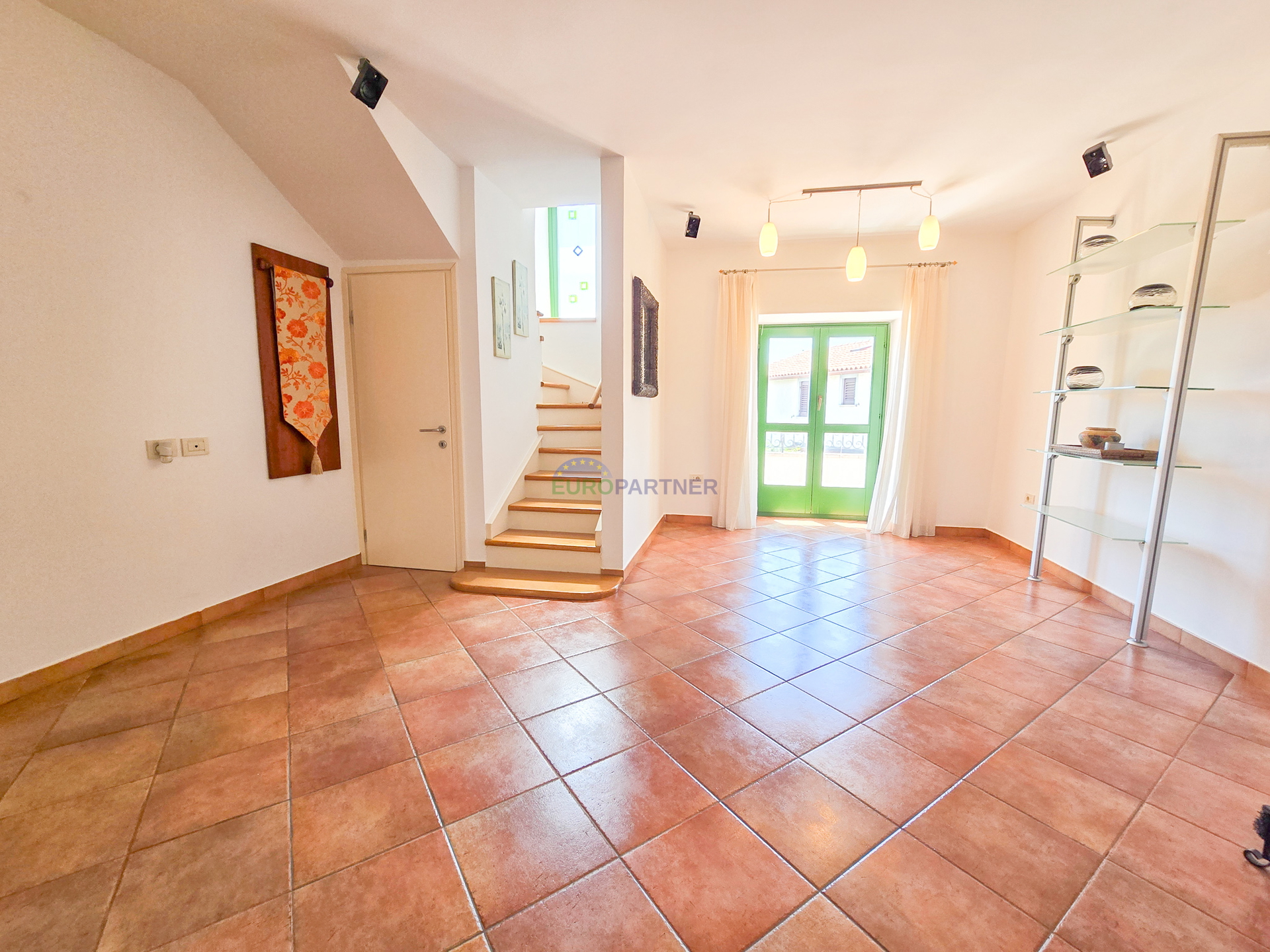 Haus mit 2 Wohnungen 200 m vom Meer entfernt, Poreč