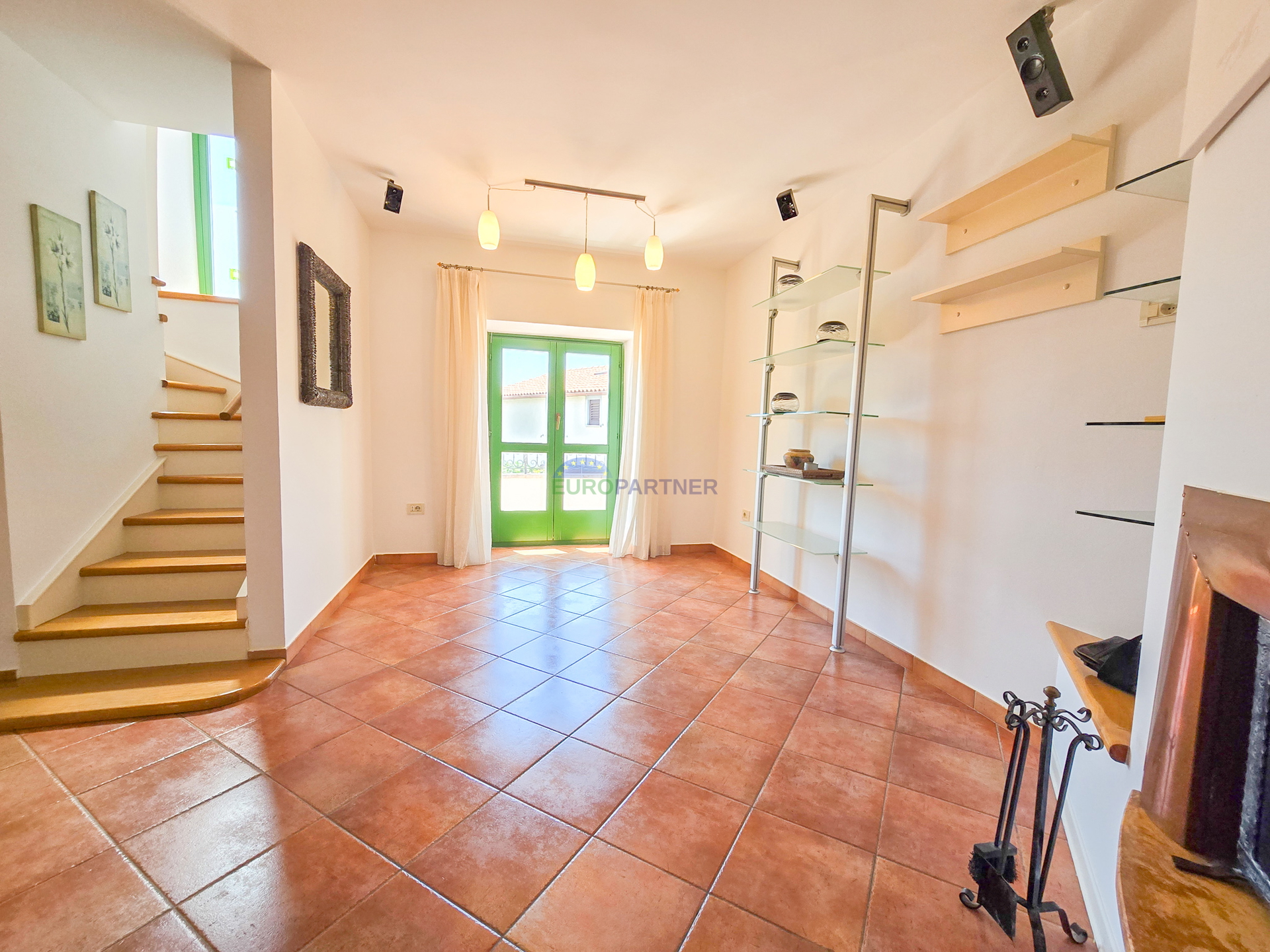 Haus mit 2 Wohnungen 200 m vom Meer entfernt, Poreč