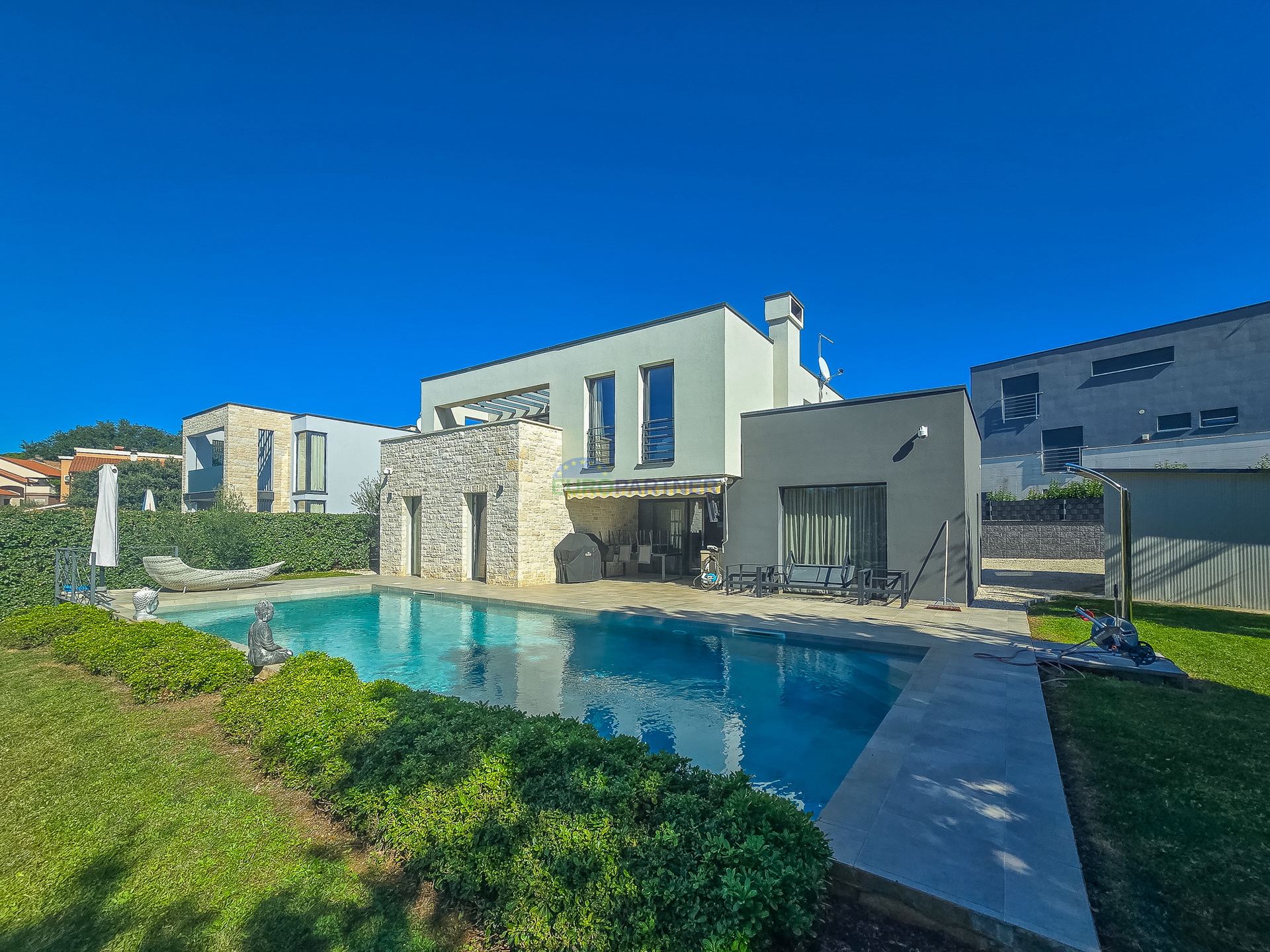 Villa of modern architecture and design with 4 bedrooms just 2 km from the center of Porec