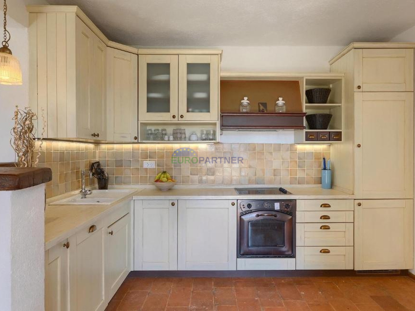 Steinvilla auf einem Hügel mit Blick auf das Meer, Višnjan, Istrien