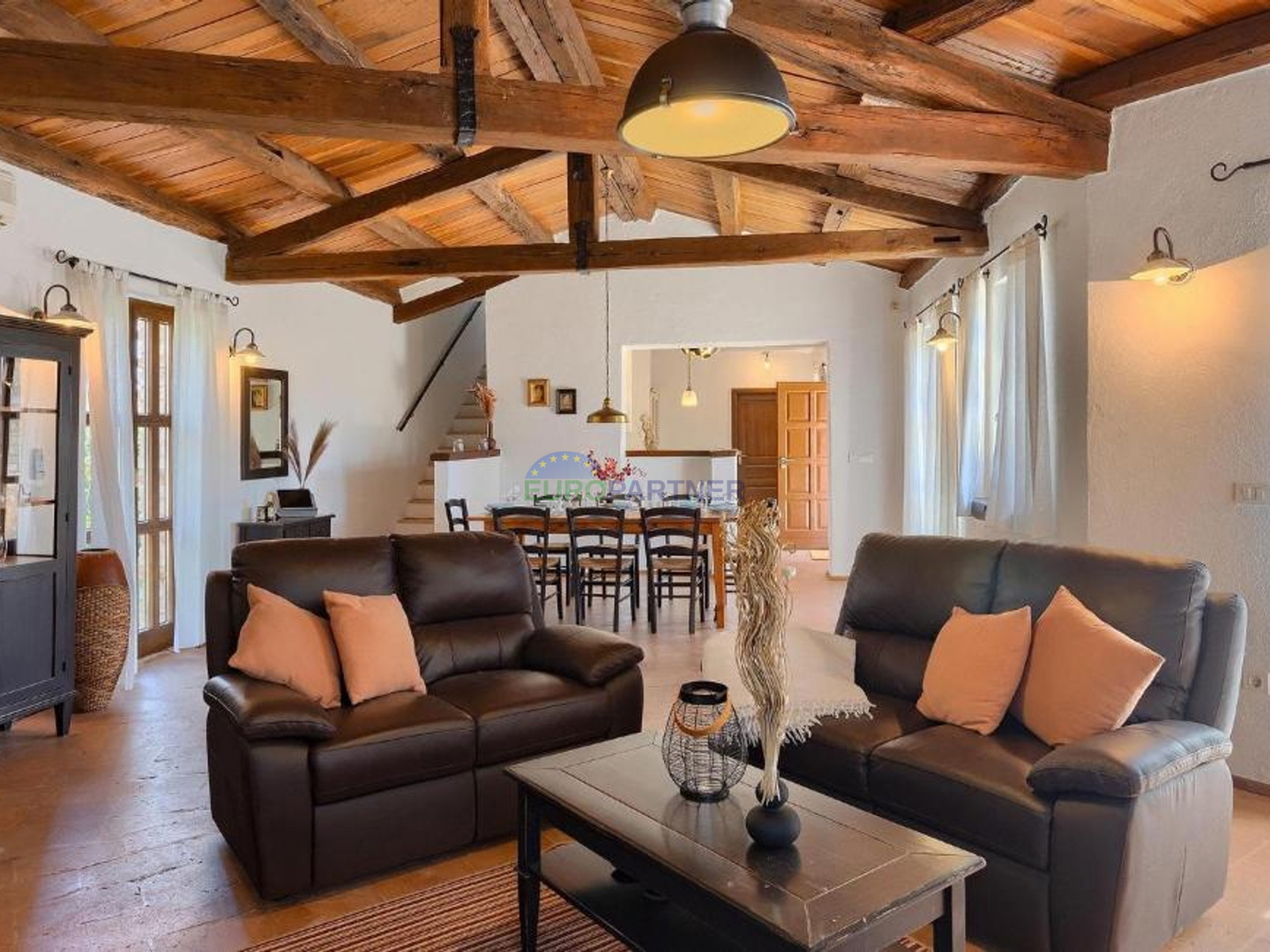 Steinvilla auf einem Hügel mit Blick auf das Meer, Višnjan, Istrien