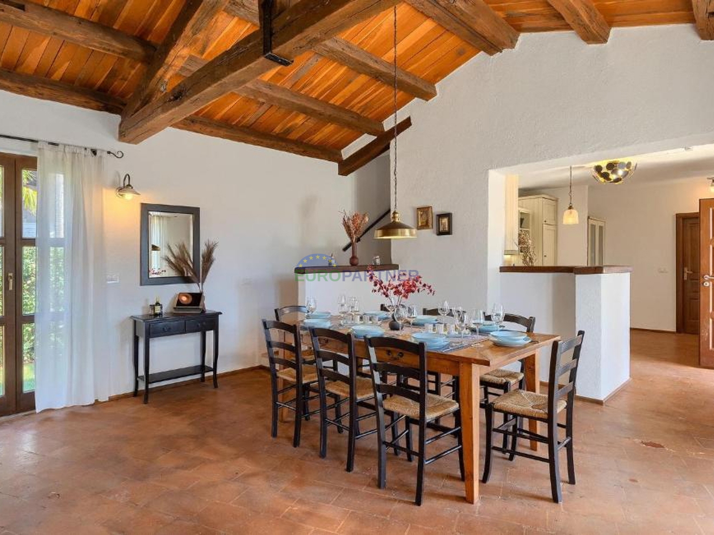 Steinvilla auf einem Hügel mit Blick auf das Meer, Višnjan, Istrien