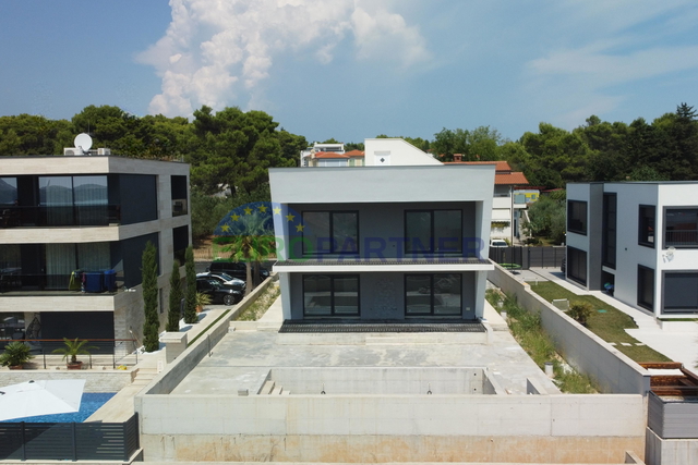 House, 280 m2, For Sale, Medulin