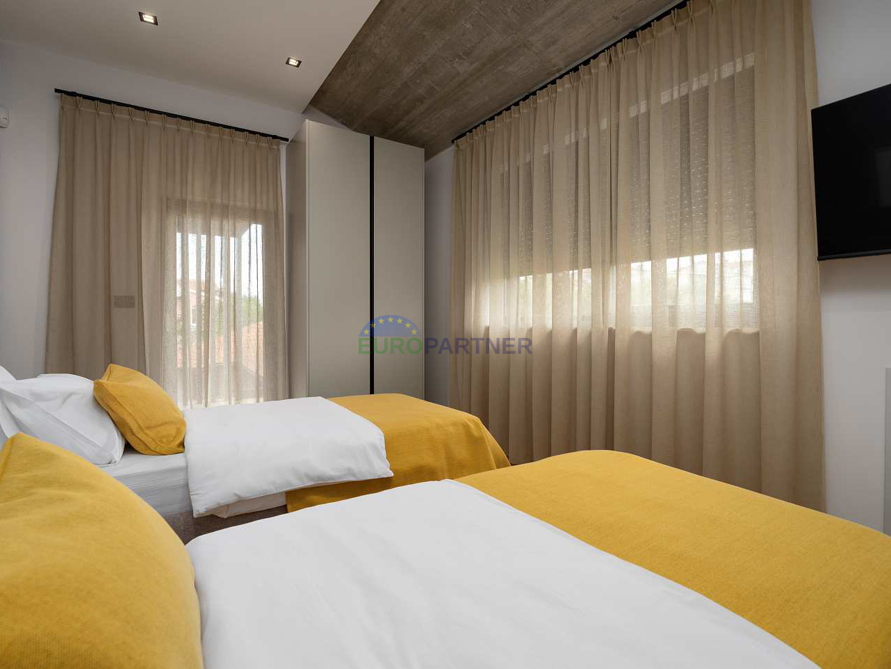 Moderna vila s pogledom na more, Poreč, 900m od mora