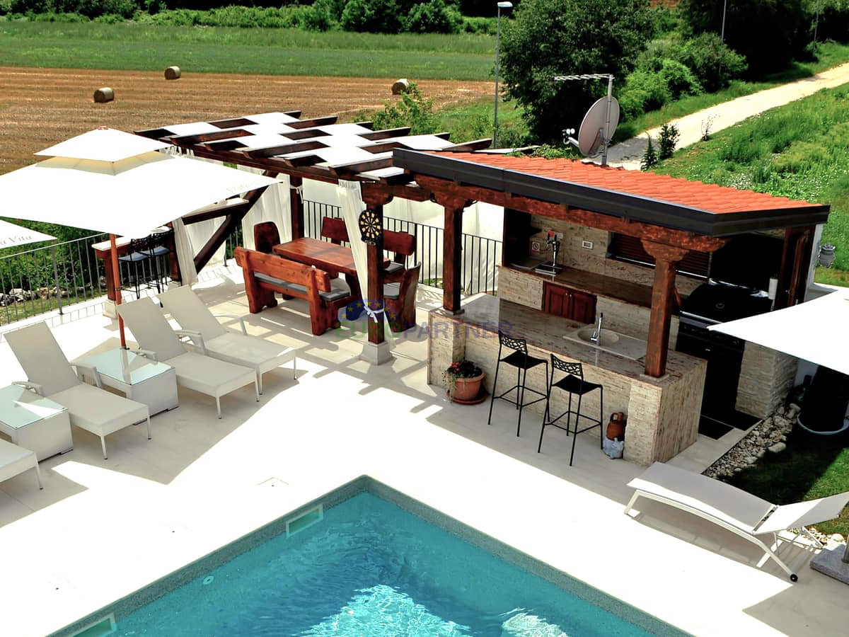 Istrien, Novigrad, Villa mit Pool an ausgezeichneter Lage