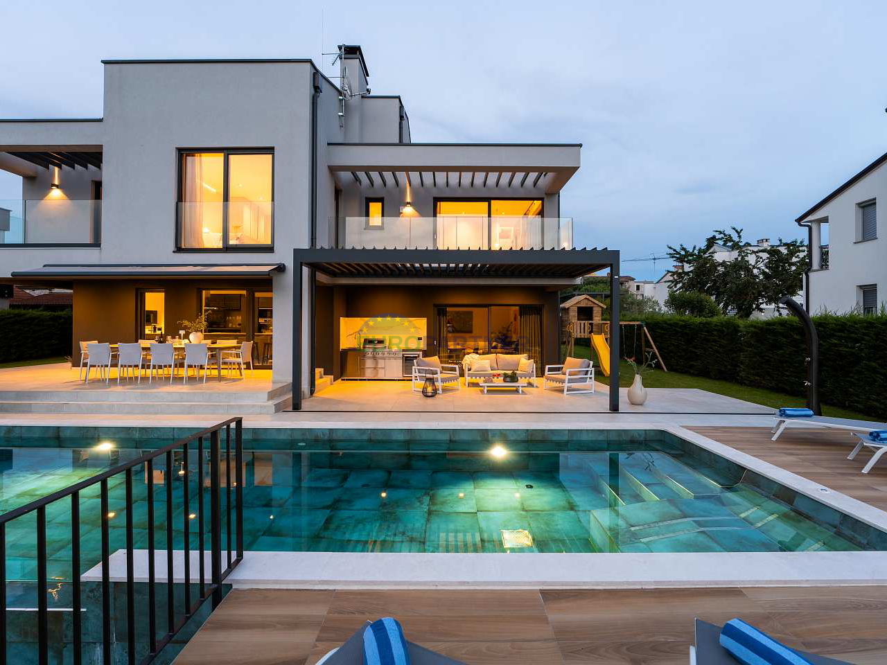 Moderna vila s pogledom na more, Poreč, 900m od mora