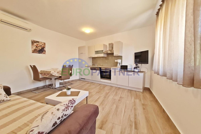Appartamento, 45 m2, Vendita, Podstrana