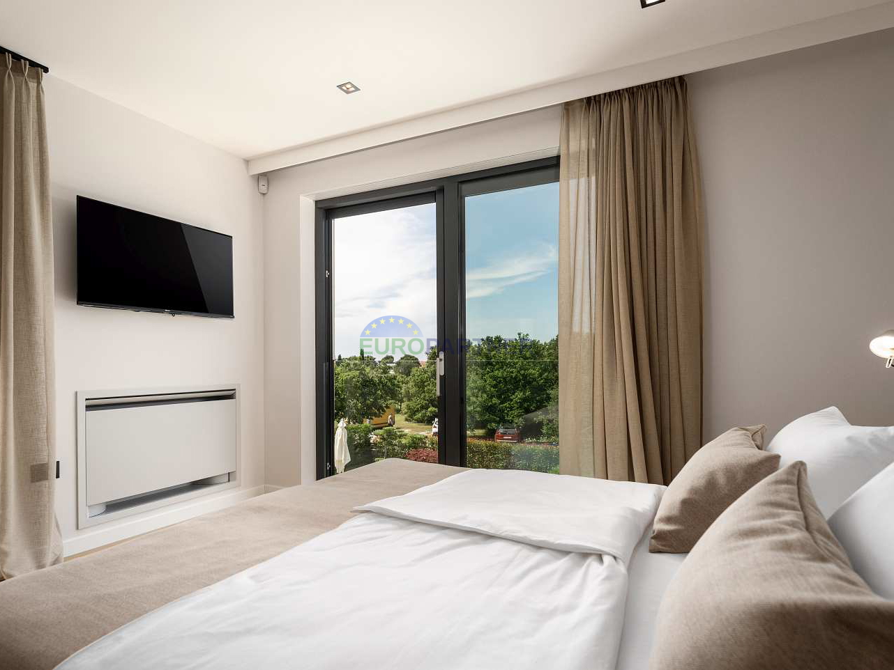 Moderna vila s pogledom na more, Poreč, 900m od mora