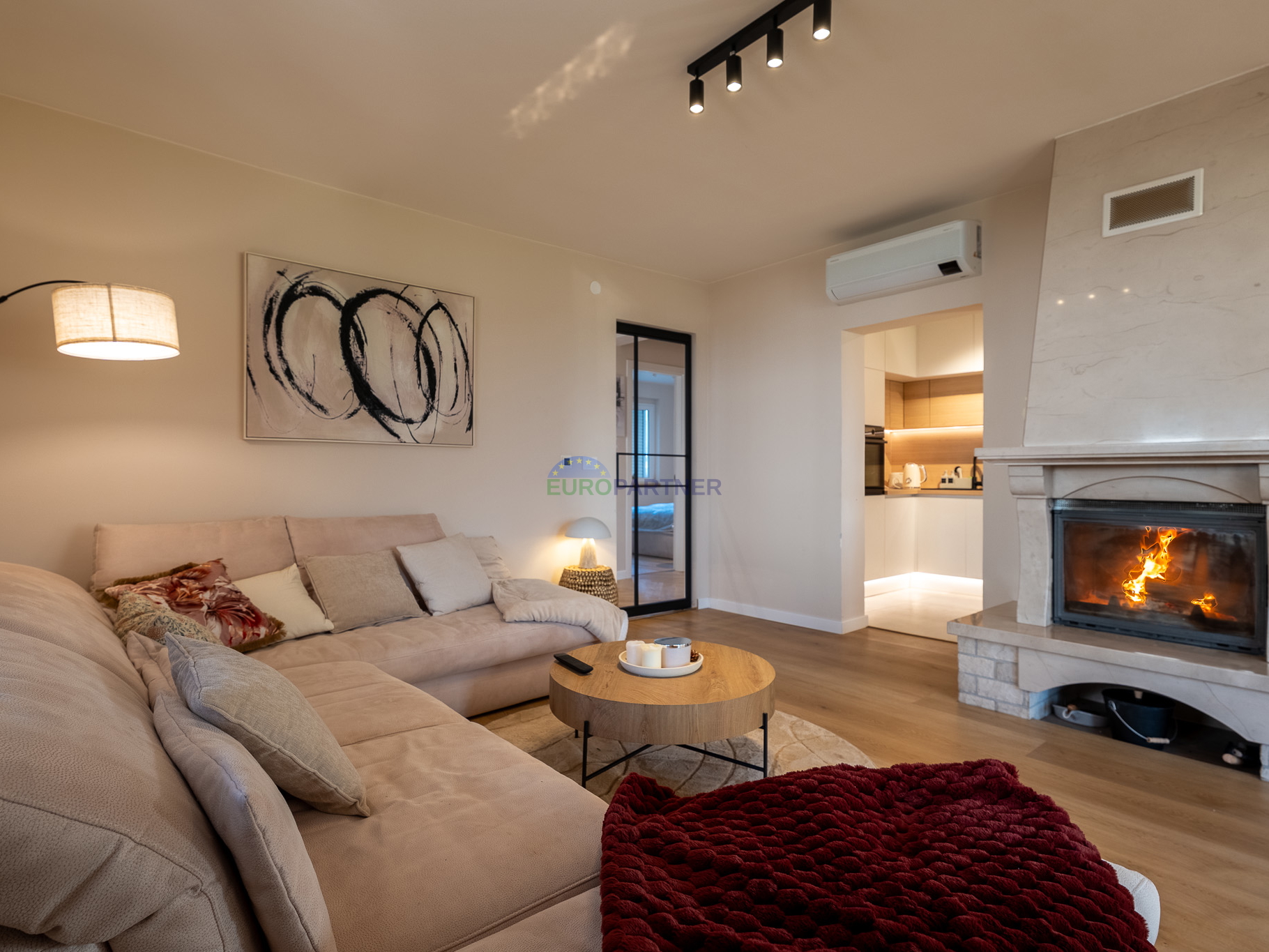 House&comma; 220 m2&comma; For Sale&comma; Pore&ccaron;