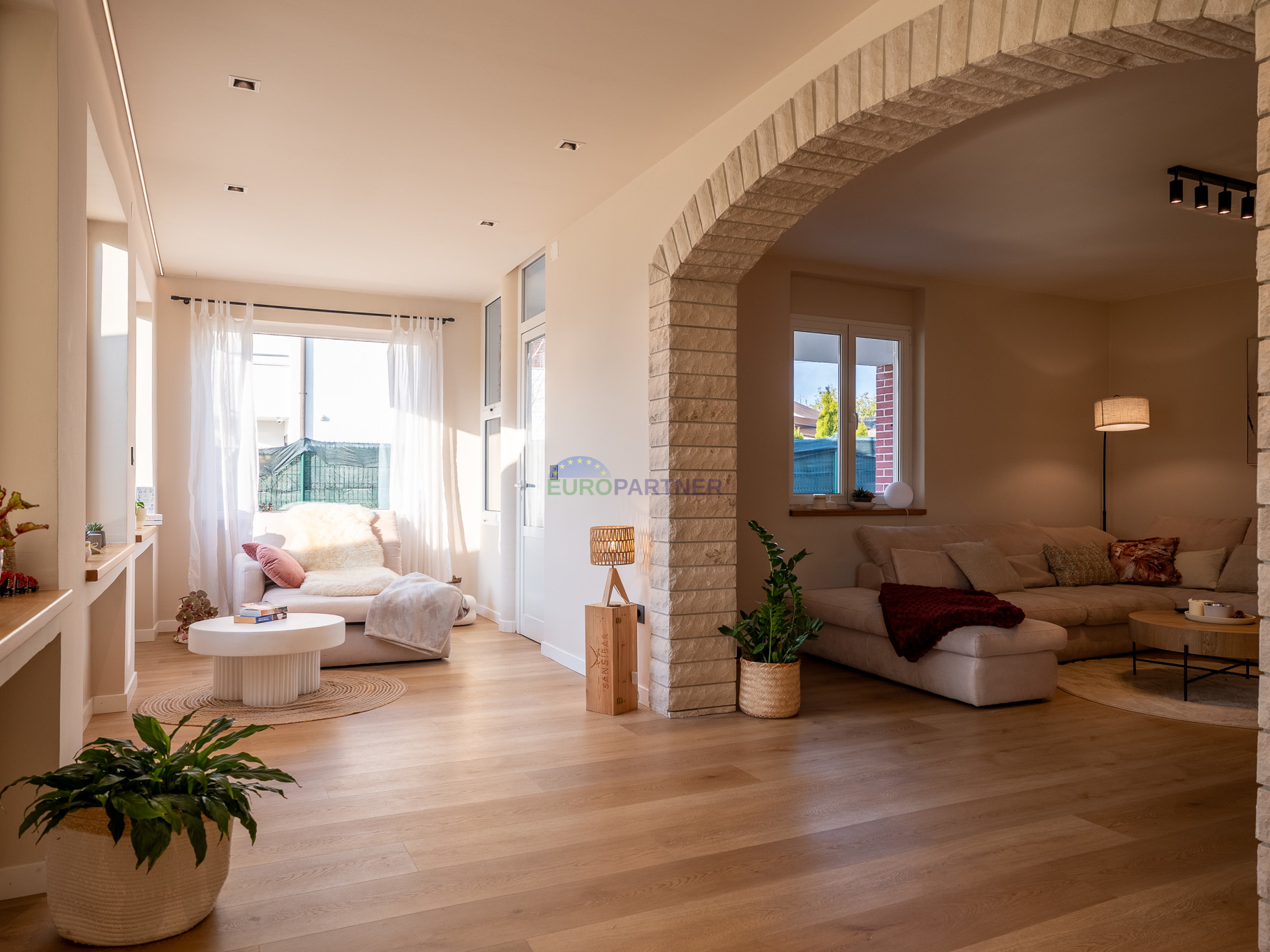 House&comma; 220 m2&comma; For Sale&comma; Pore&ccaron;