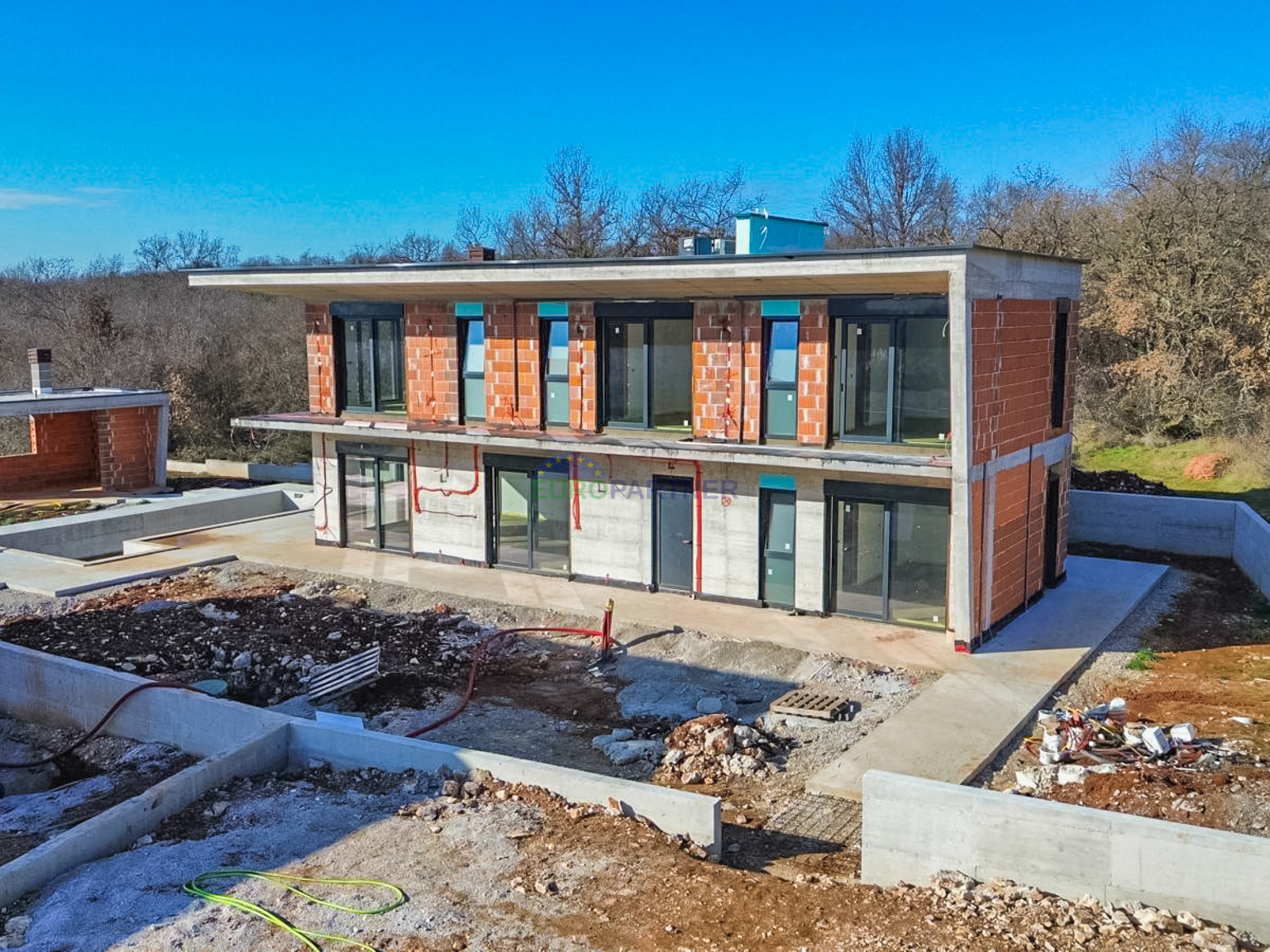 "Villa Black Beauty" attende il suo nuovo proprietario&comma; realizzata con il metodo di costruzione "chiavi in &ZeroWidthSpace;&ZeroWidthSpace;mano"&period;