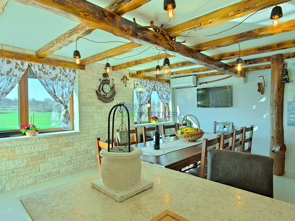 Istrien, Novigrad, Villa mit Pool an ausgezeichneter Lage