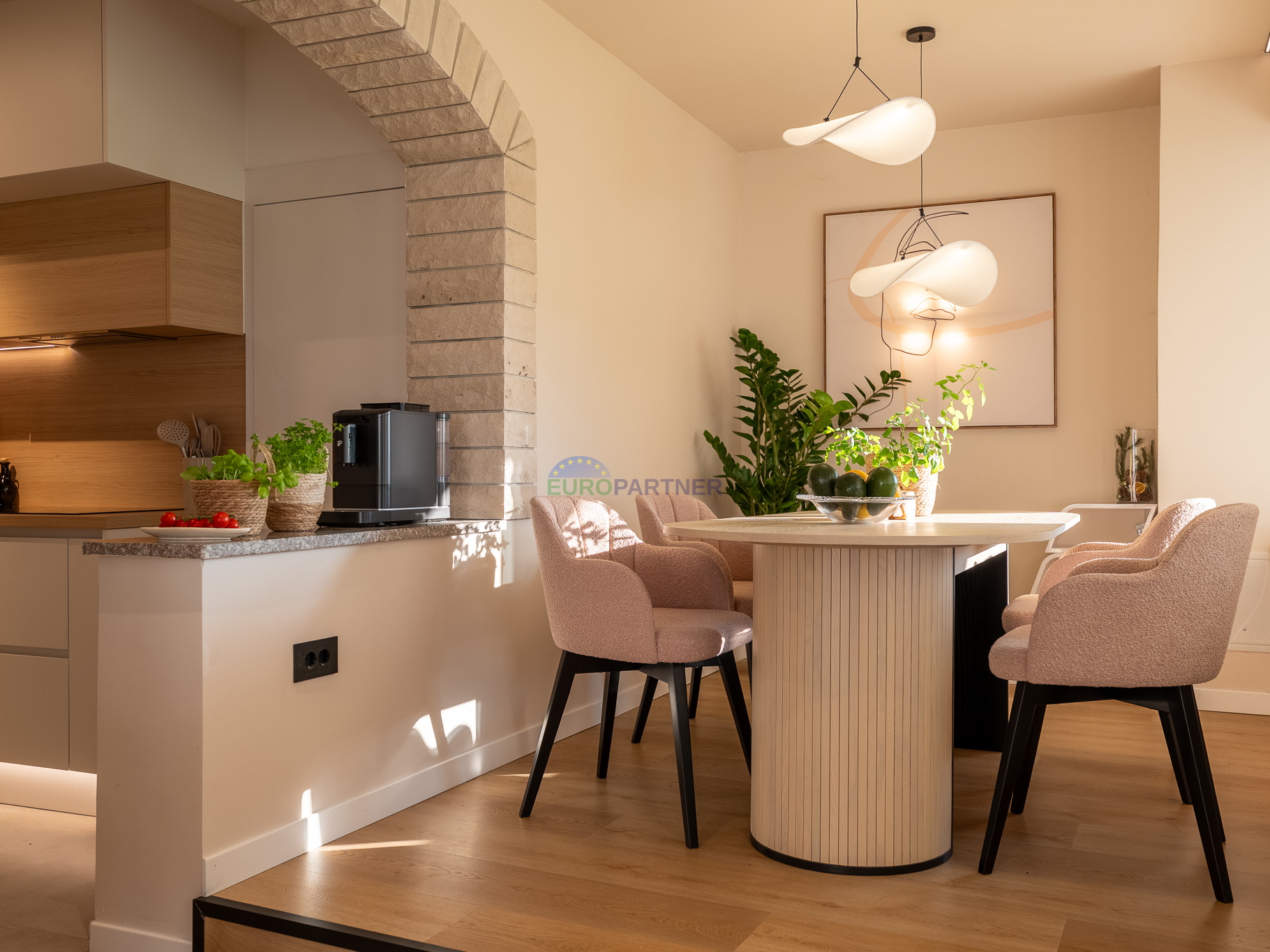 House&comma; 220 m2&comma; For Sale&comma; Pore&ccaron;