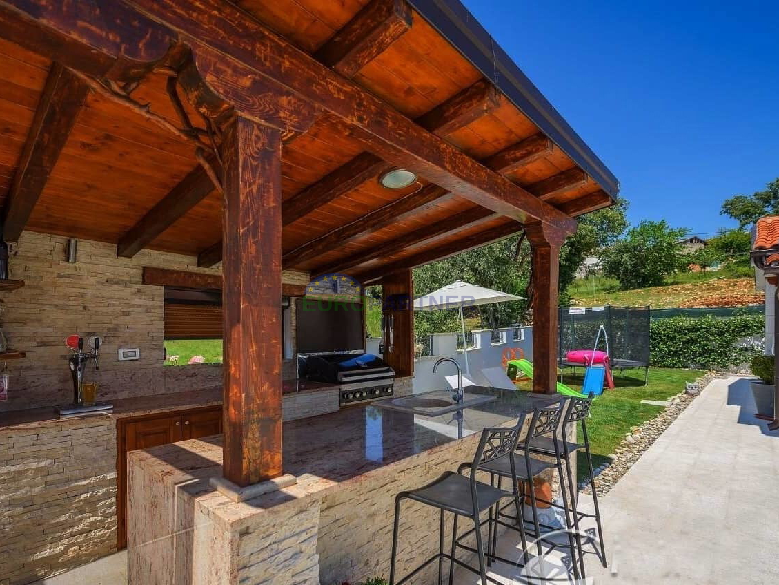 Istrien, Novigrad, Villa mit Pool an ausgezeichneter Lage