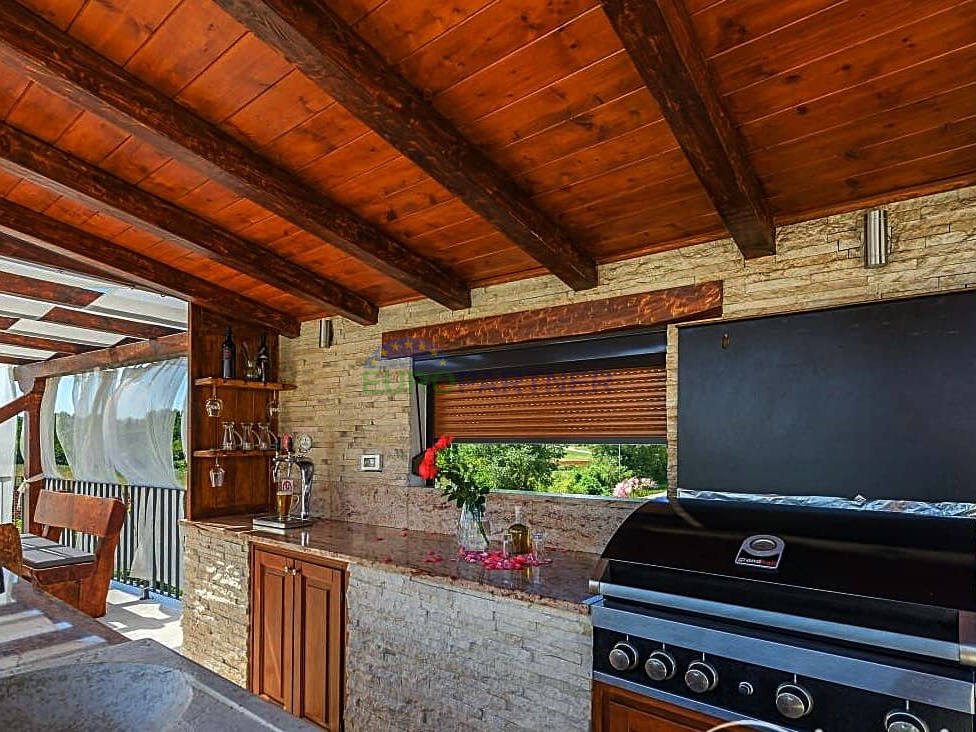 Istrien, Novigrad, Villa mit Pool an ausgezeichneter Lage