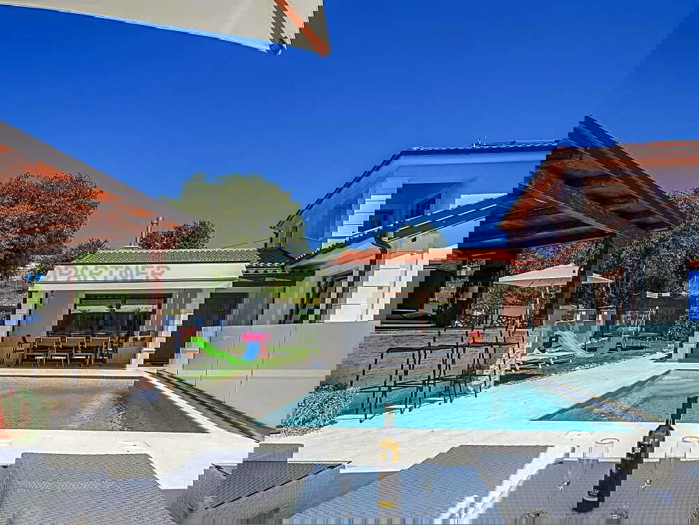 Istrien, Novigrad, Villa mit Pool an ausgezeichneter Lage