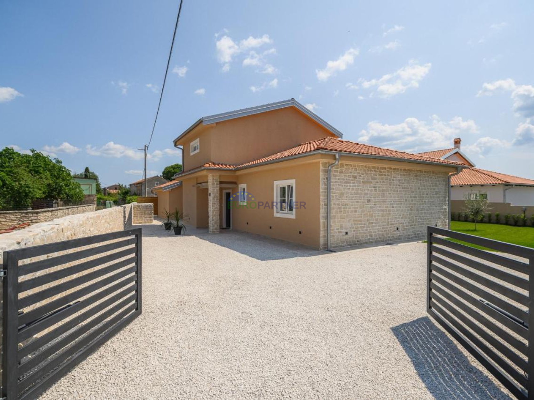 Istria, Kanfanar, beautiful villa in the surroundings of Kanfanar with a view.