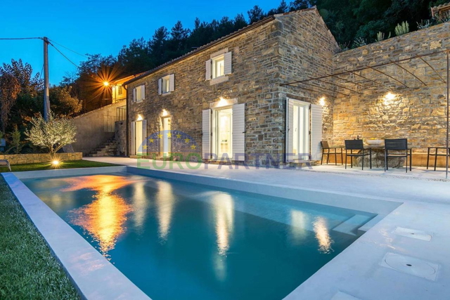 Istria, Motovun, stone house with a beautiful view in the surroundings of Motovun