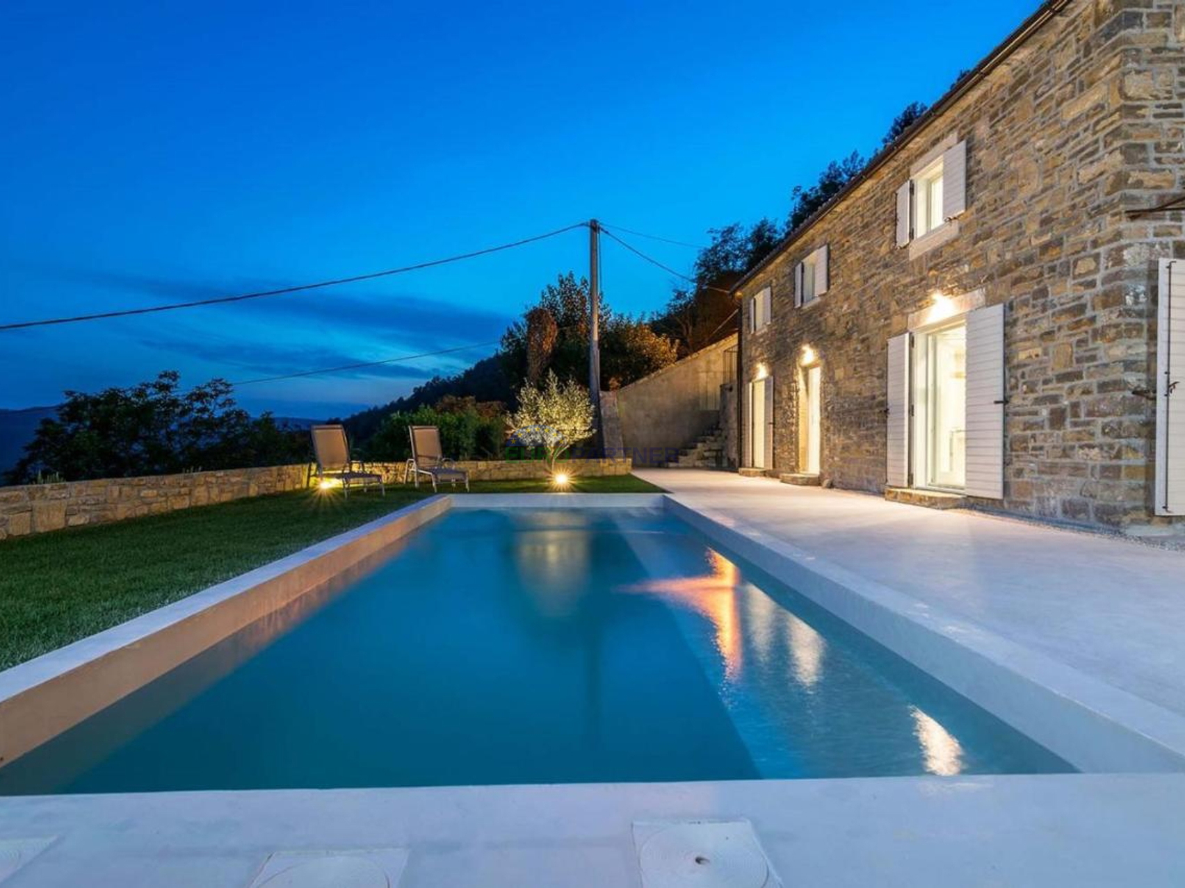 Istria, Motovun, casa in pietra con splendida vista nei dintorni di Motovun