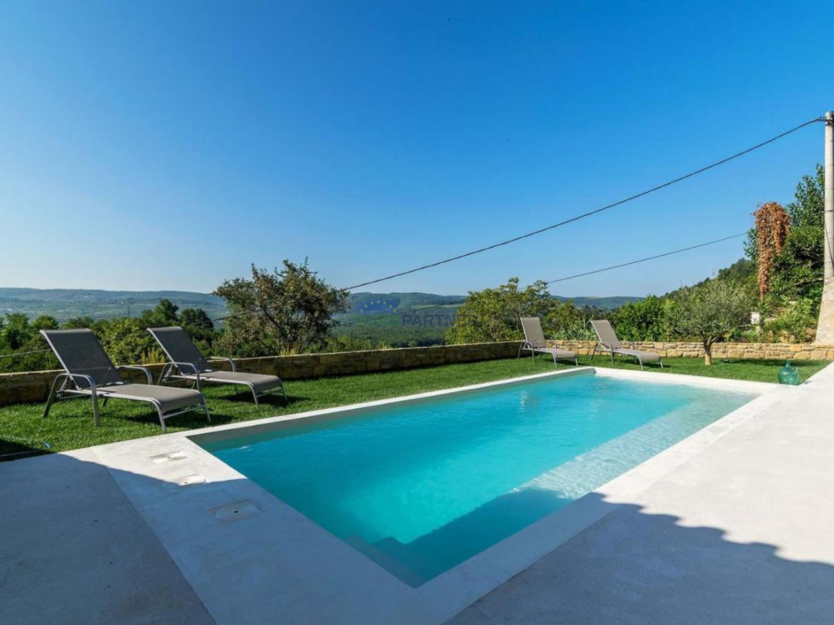 Istria, Motovun, casa in pietra con splendida vista nei dintorni di Motovun