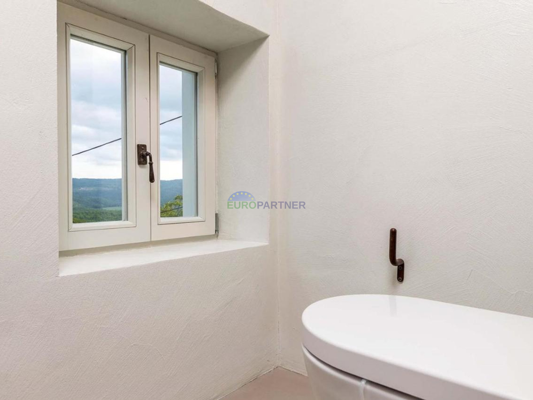 Istria, Motovun, casa in pietra con splendida vista nei dintorni di Motovun