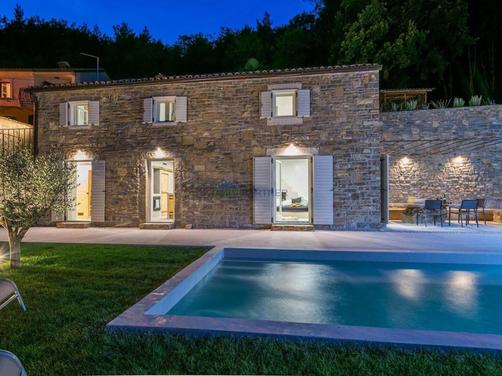 Istria, Motovun, casa in pietra con splendida vista nei dintorni di Motovun