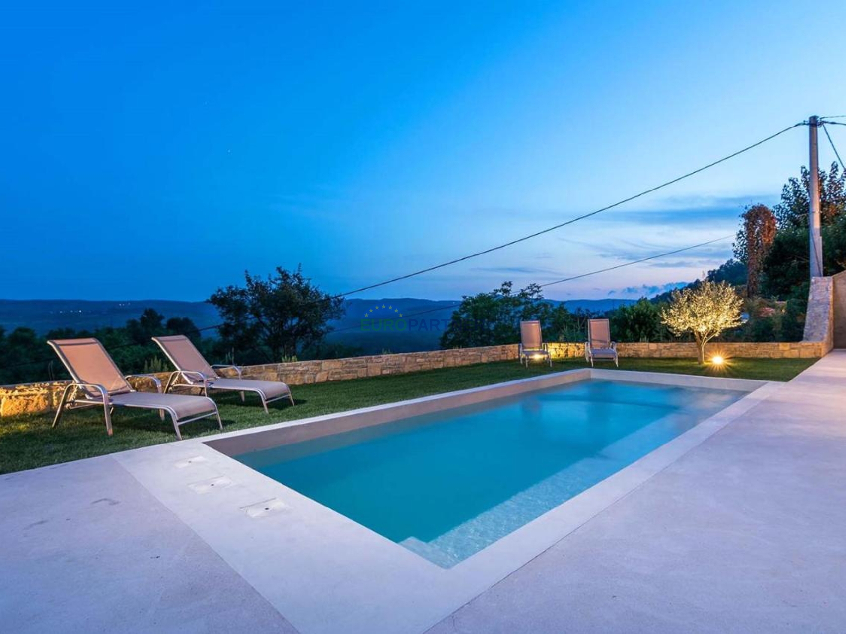 Istria, Motovun, casa in pietra con splendida vista nei dintorni di Motovun