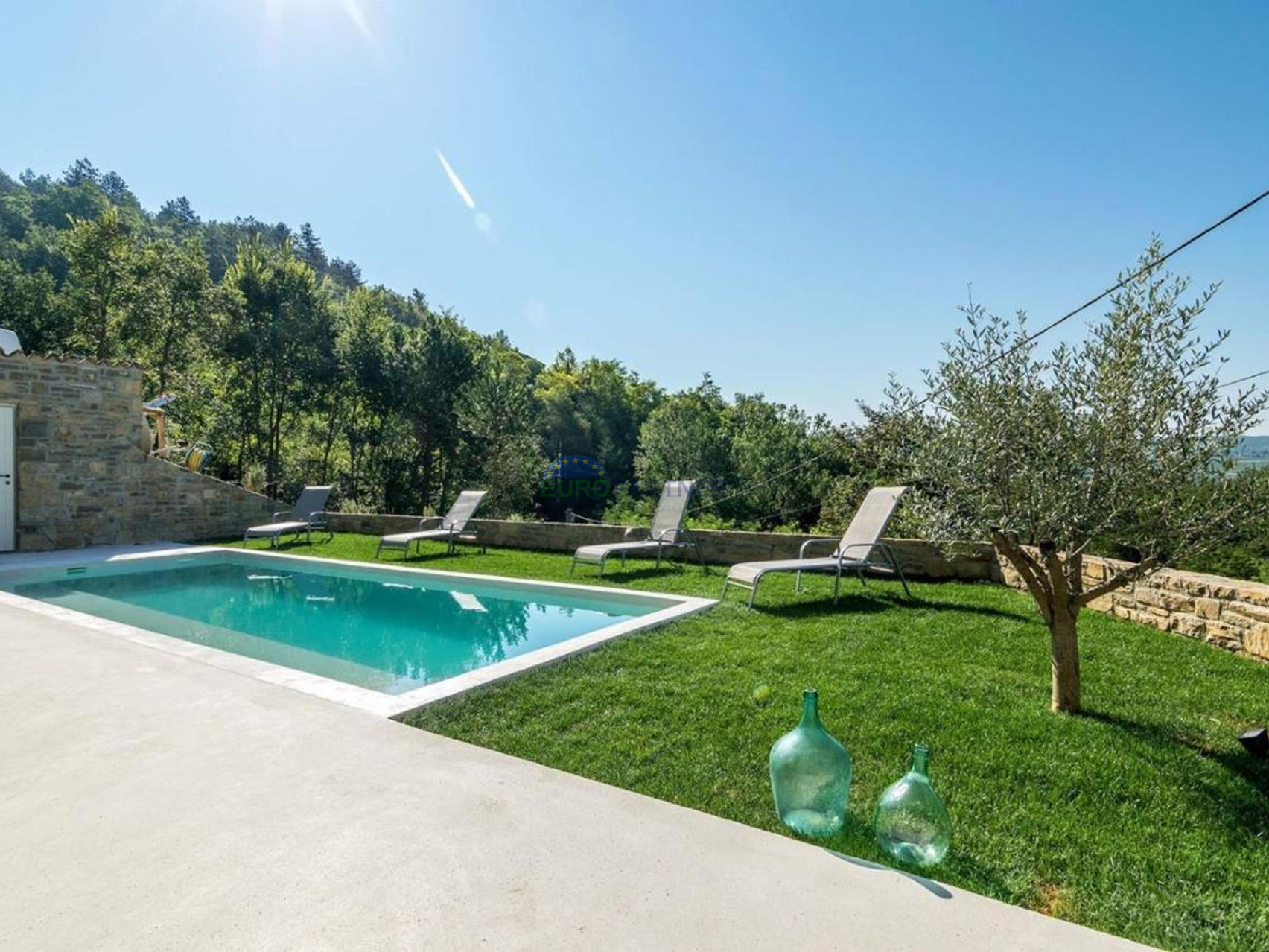 Istria, Motovun, casa in pietra con splendida vista nei dintorni di Motovun