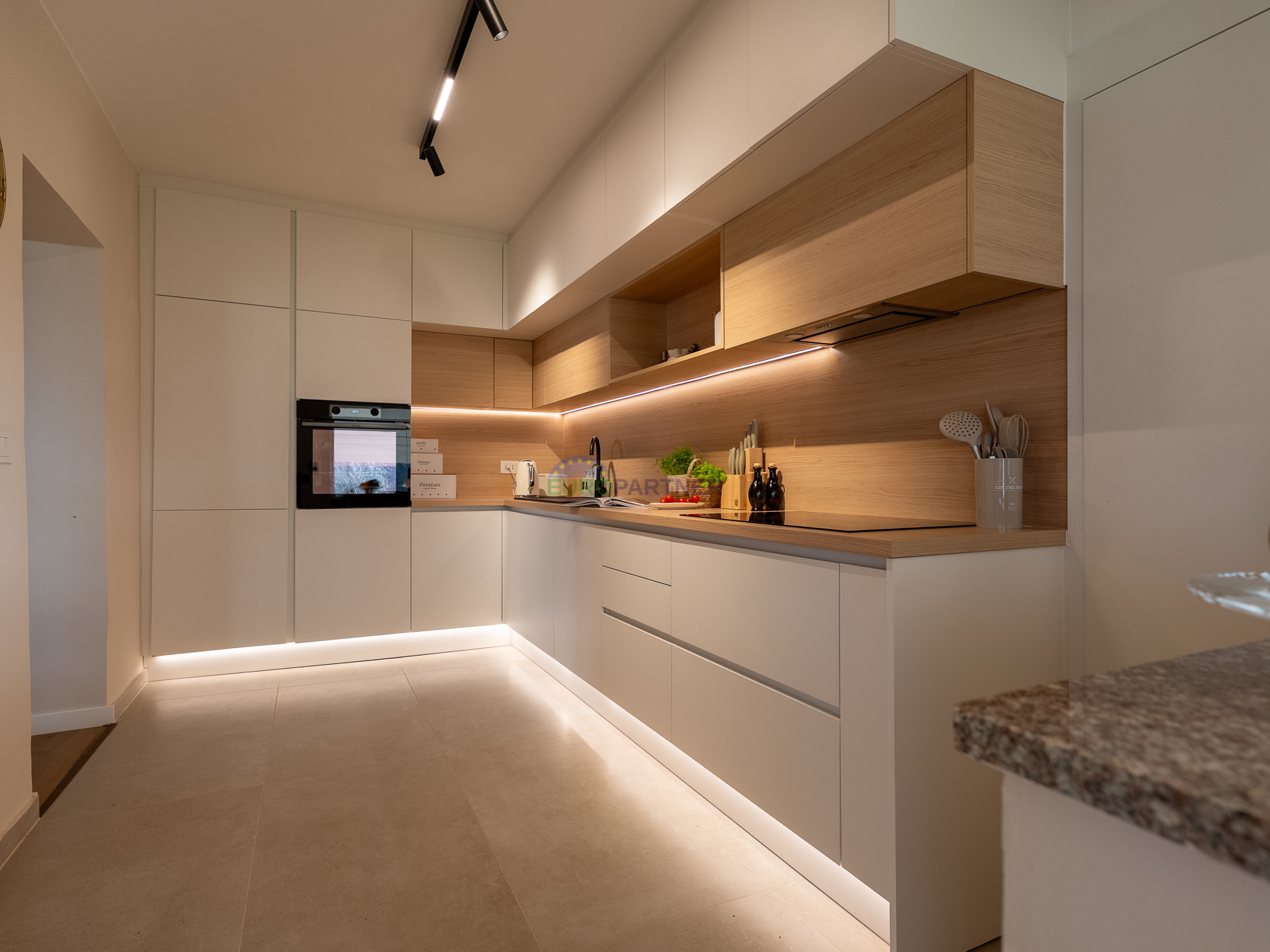 House&comma; 220 m2&comma; For Sale&comma; Pore&ccaron;