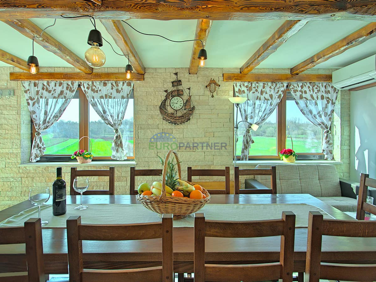 Istrien, Novigrad, Villa mit Pool an ausgezeichneter Lage